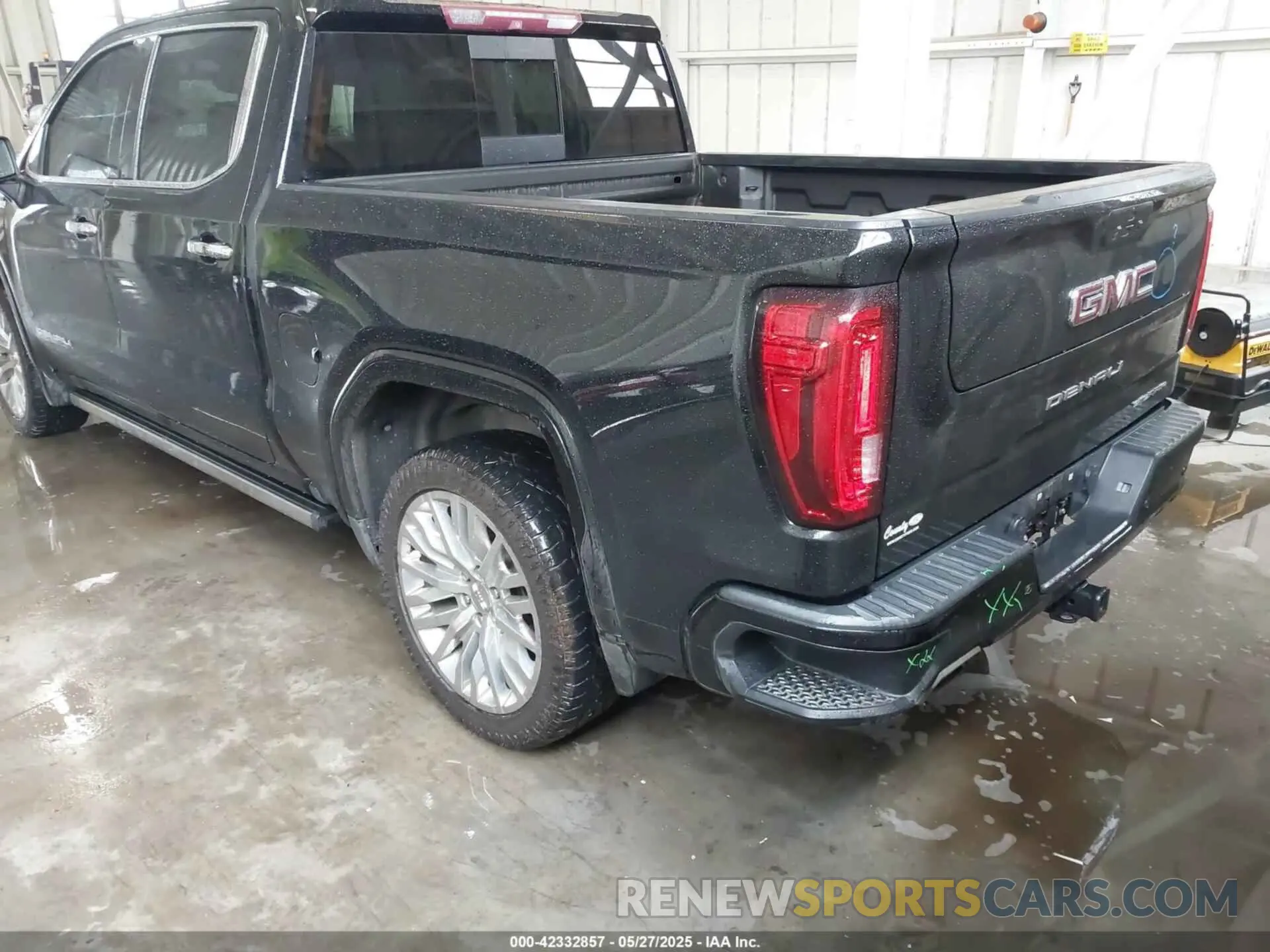 3 Photograph of a damaged car 1GTU9FEL3KZ388191 GMC SIERRA 1500 2019