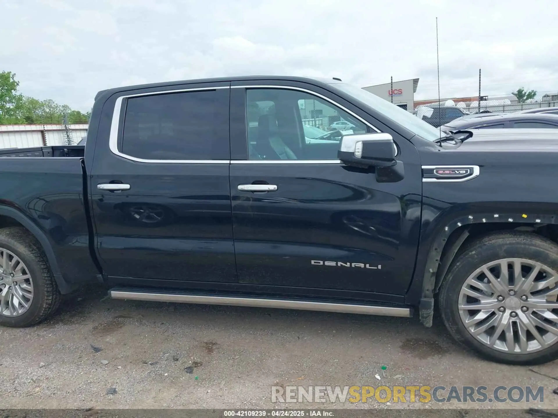 14 Photograph of a damaged car 1GTU9FEL4KZ101750 GMC SIERRA 1500 2019