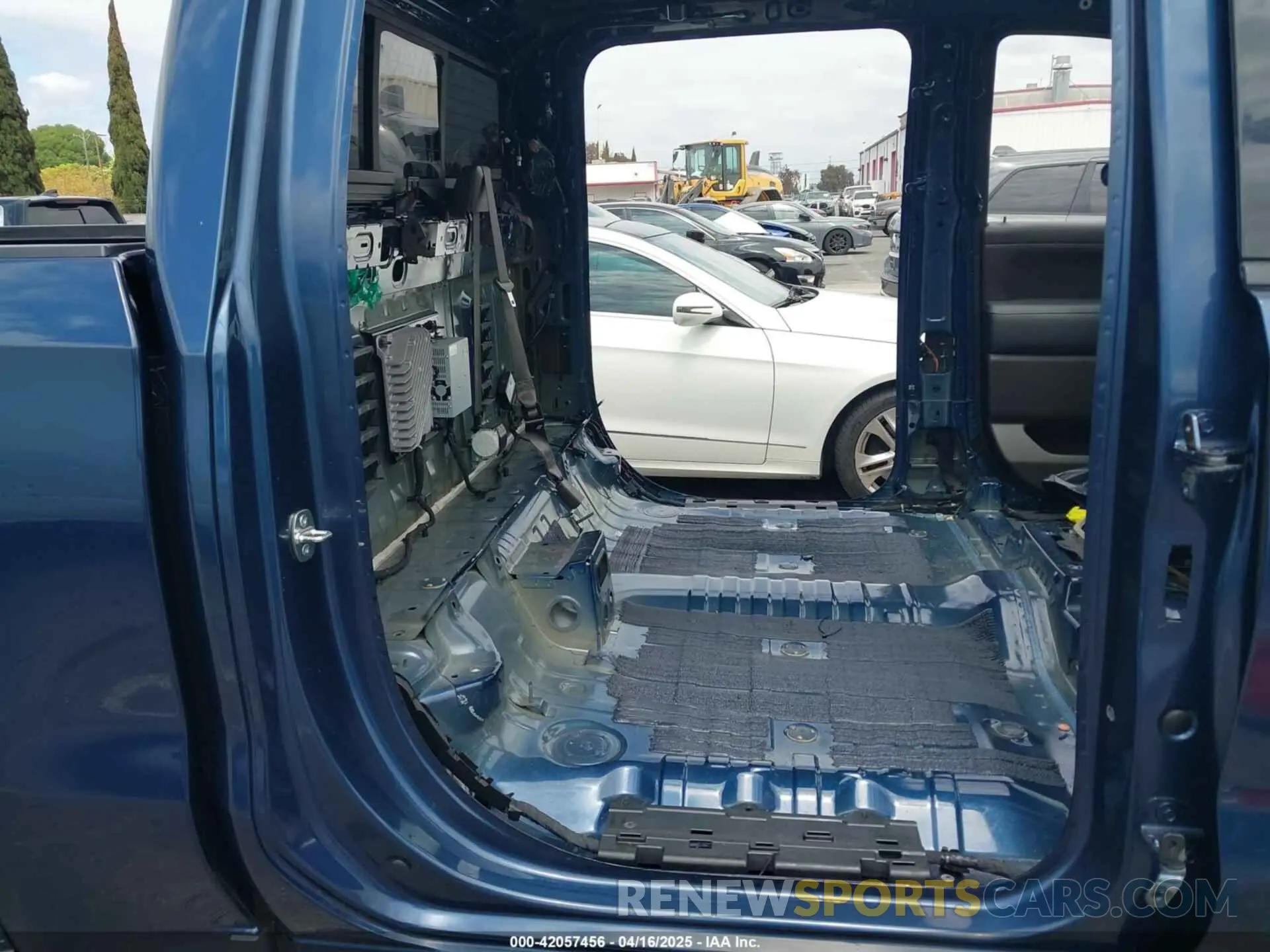 11 Photograph of a damaged car 1GTU9FEL5KZ359761 GMC SIERRA 1500 2019