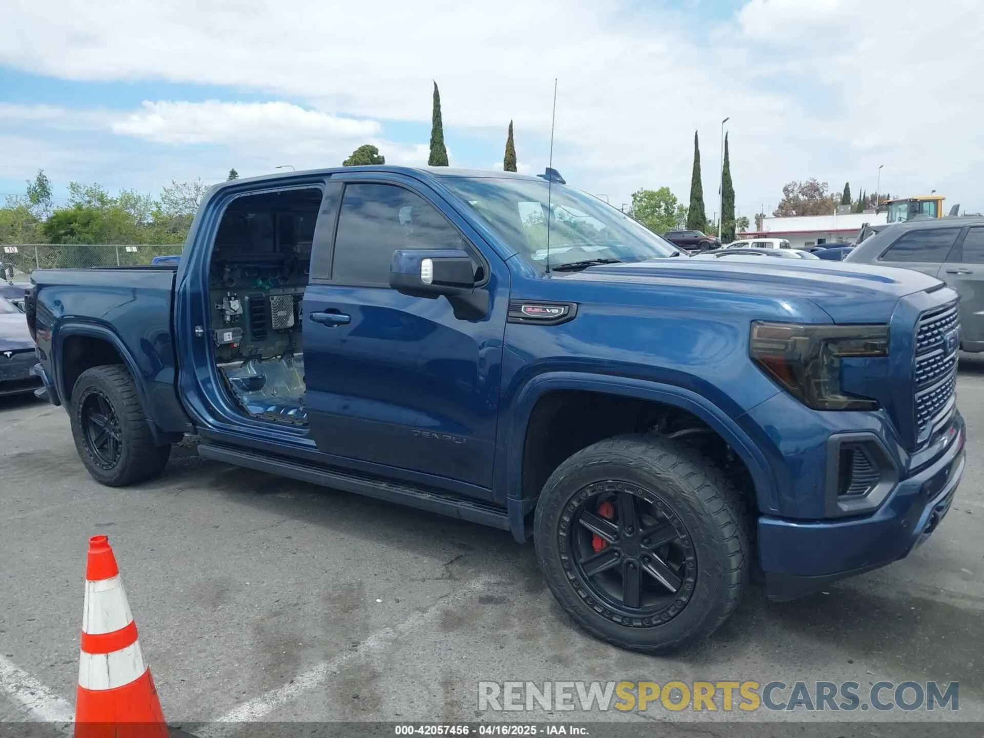 13 Photograph of a damaged car 1GTU9FEL5KZ359761 GMC SIERRA 1500 2019