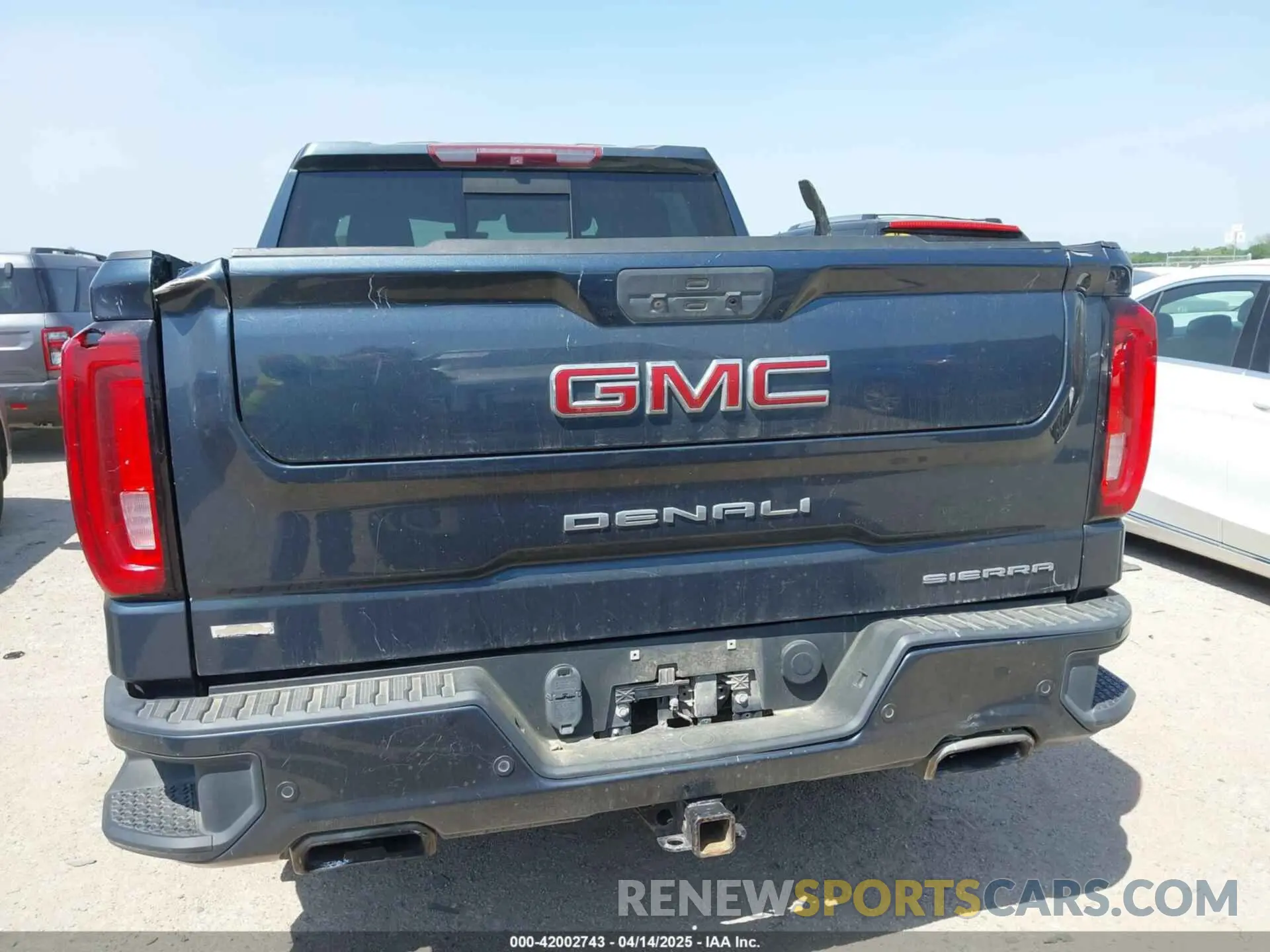 16 Photograph of a damaged car 1GTU9FEL5KZ387012 GMC SIERRA 1500 2019