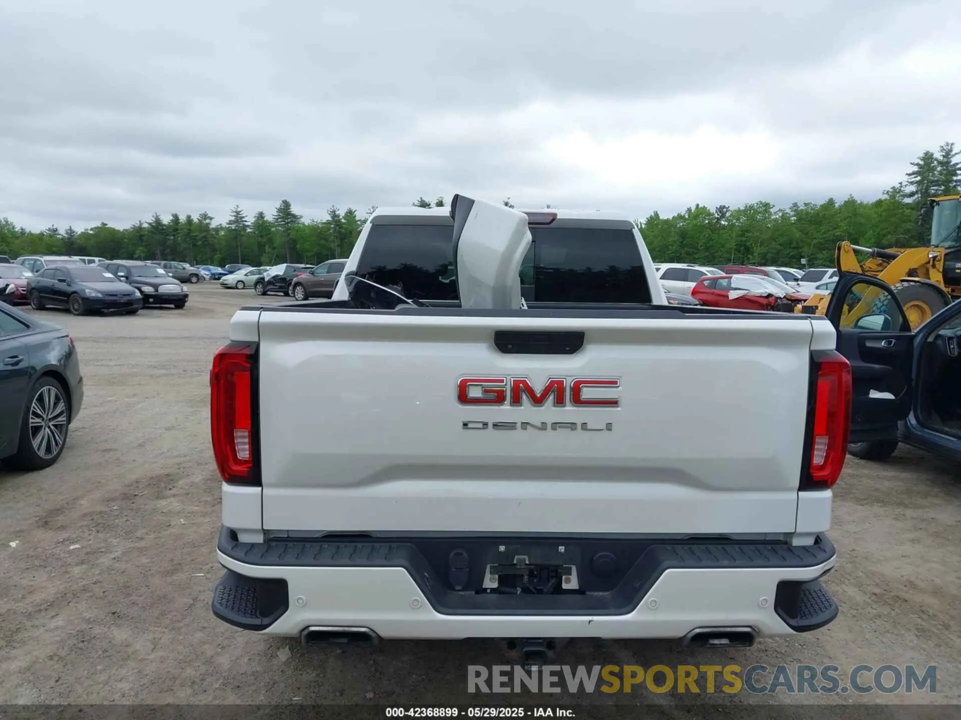 17 Photograph of a damaged car 1GTU9FEL7KZ257183 GMC SIERRA 1500 2019