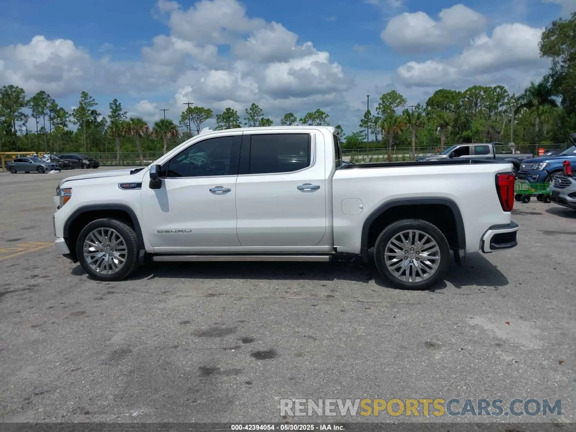 14 Photograph of a damaged car 1GTU9FEL7KZ349426 GMC SIERRA 1500 2019