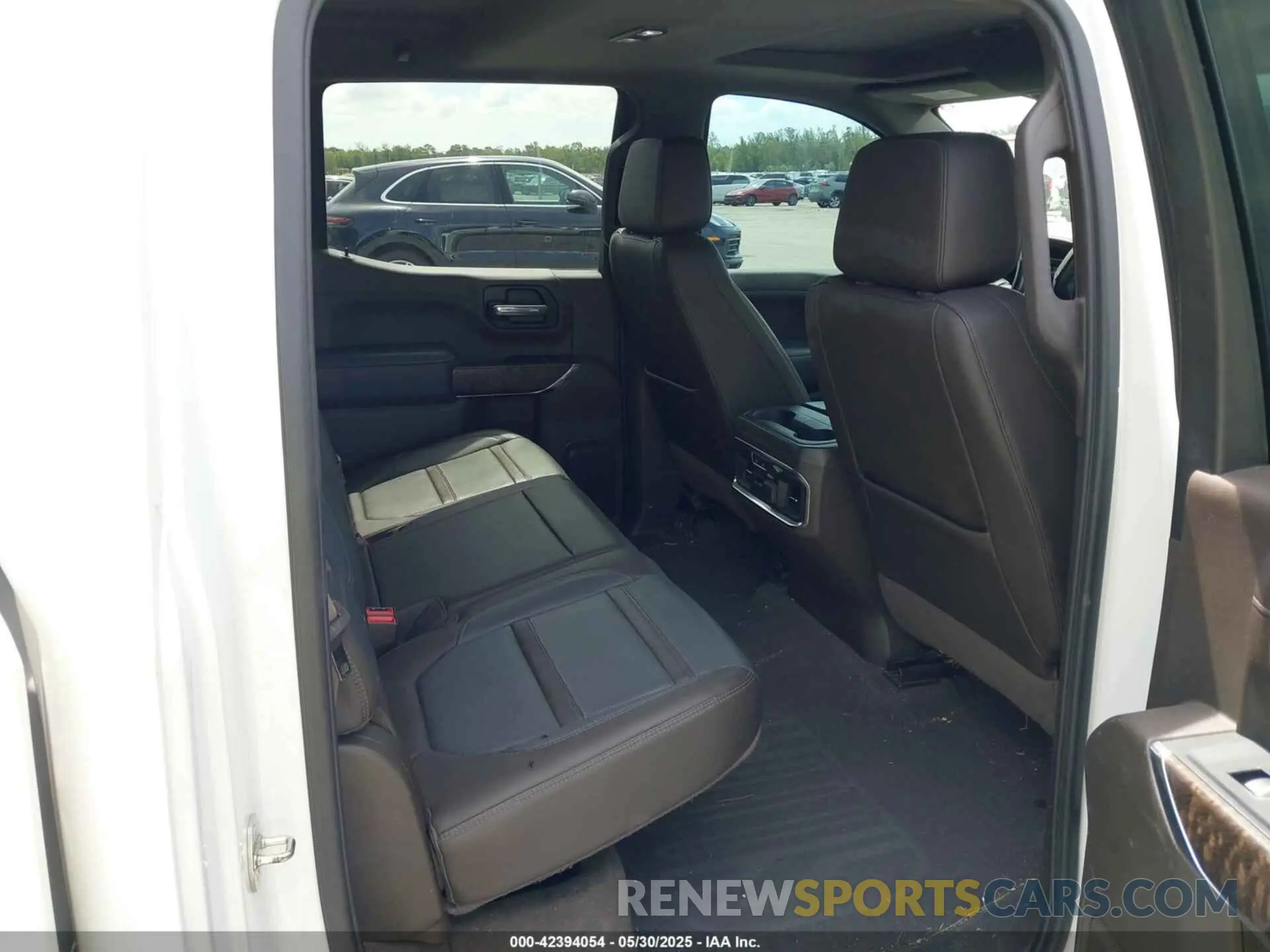 8 Photograph of a damaged car 1GTU9FEL7KZ349426 GMC SIERRA 1500 2019