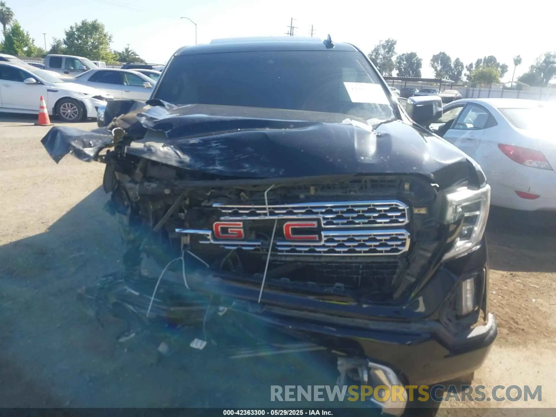 13 Photograph of a damaged car 1GTU9FEL8KZ173809 GMC SIERRA 1500 2019
