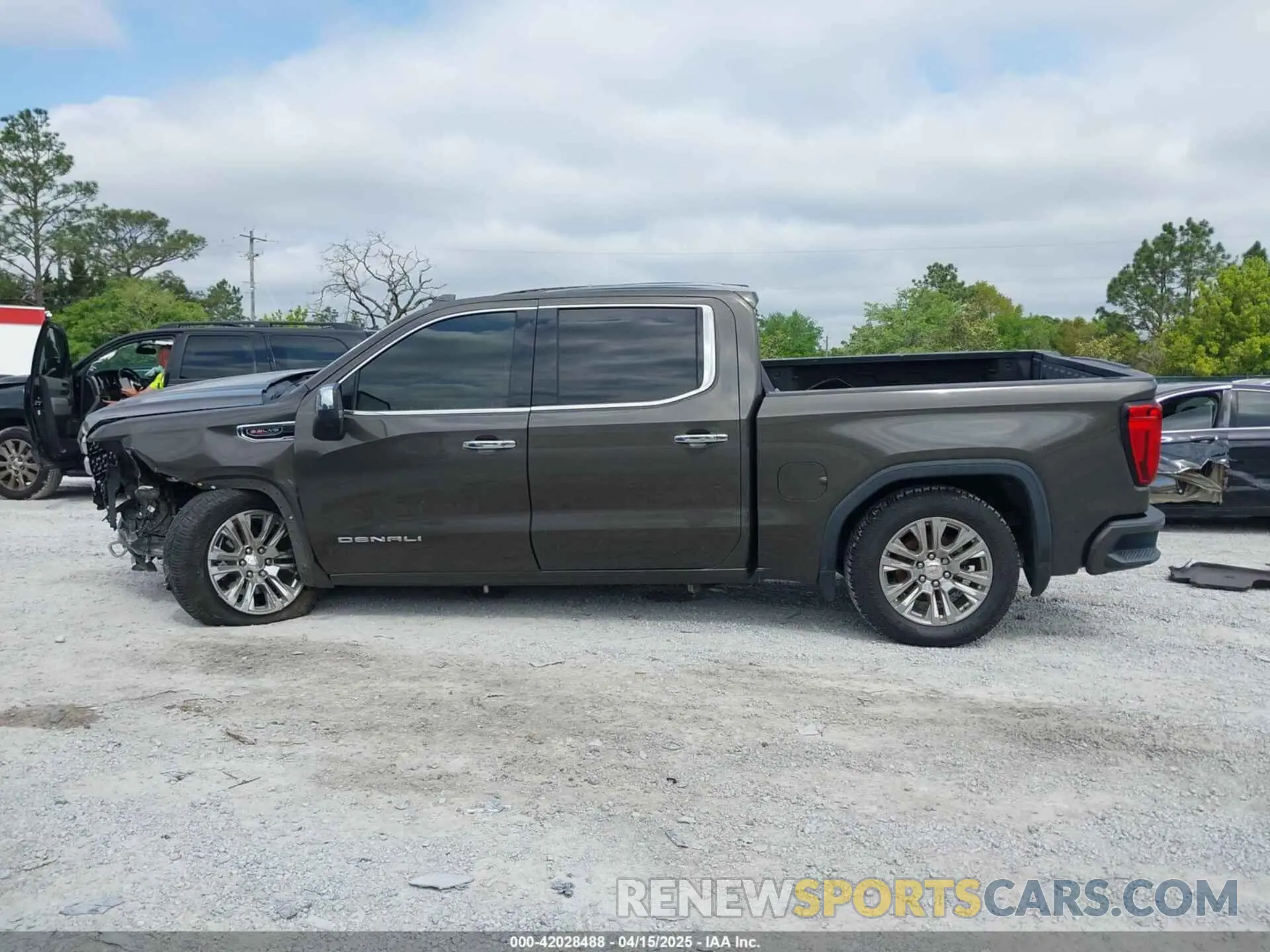 14 Photograph of a damaged car 1GTU9FEL8KZ180128 GMC SIERRA 1500 2019