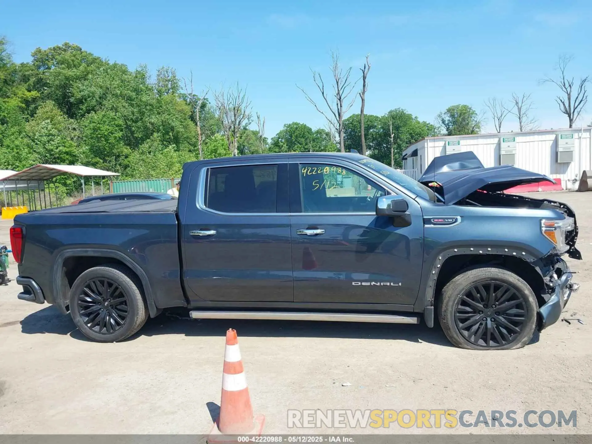 13 Photograph of a damaged car 1GTU9FEL9KZ387319 GMC SIERRA 1500 2019