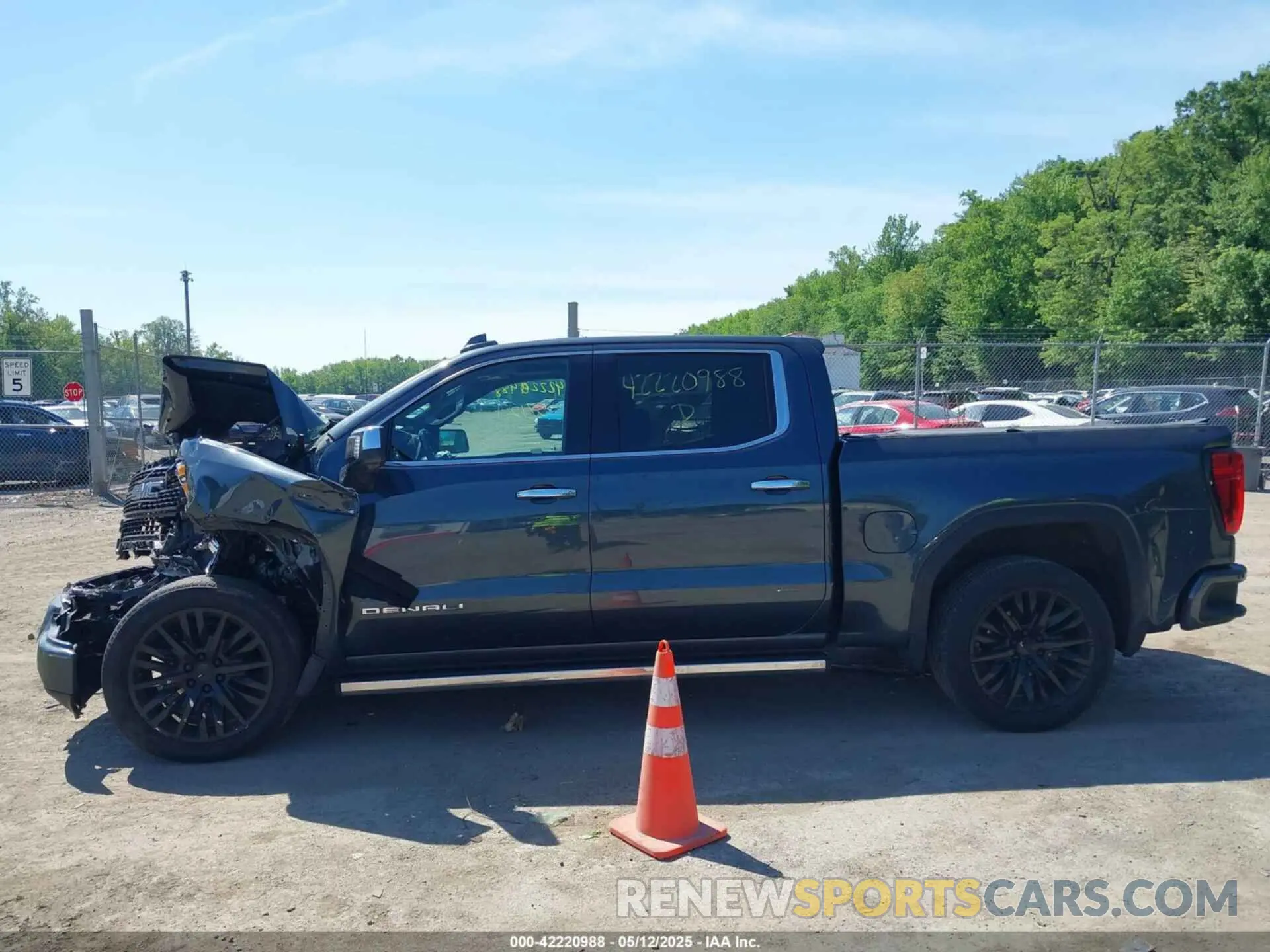 14 Photograph of a damaged car 1GTU9FEL9KZ387319 GMC SIERRA 1500 2019