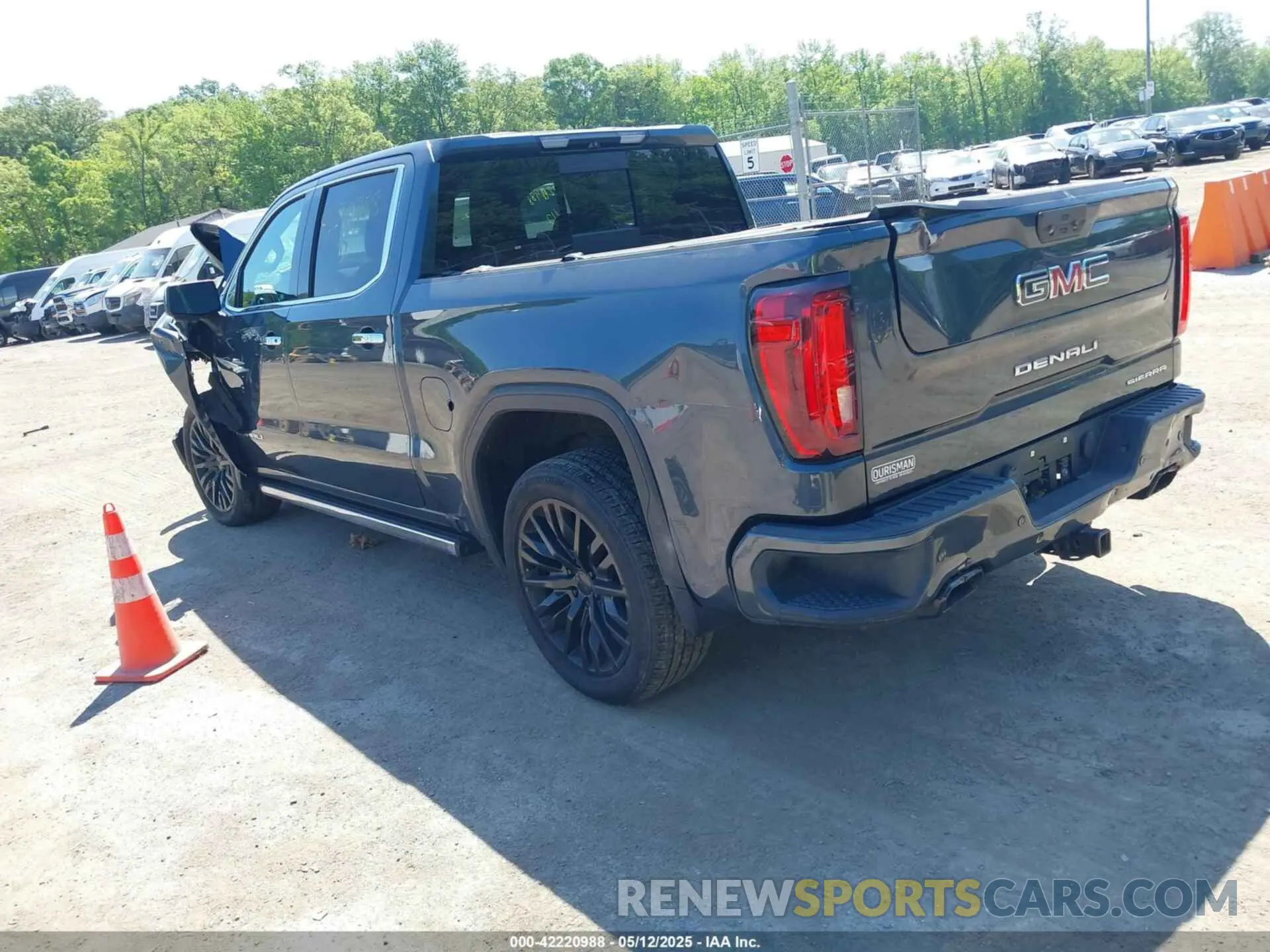 3 Photograph of a damaged car 1GTU9FEL9KZ387319 GMC SIERRA 1500 2019