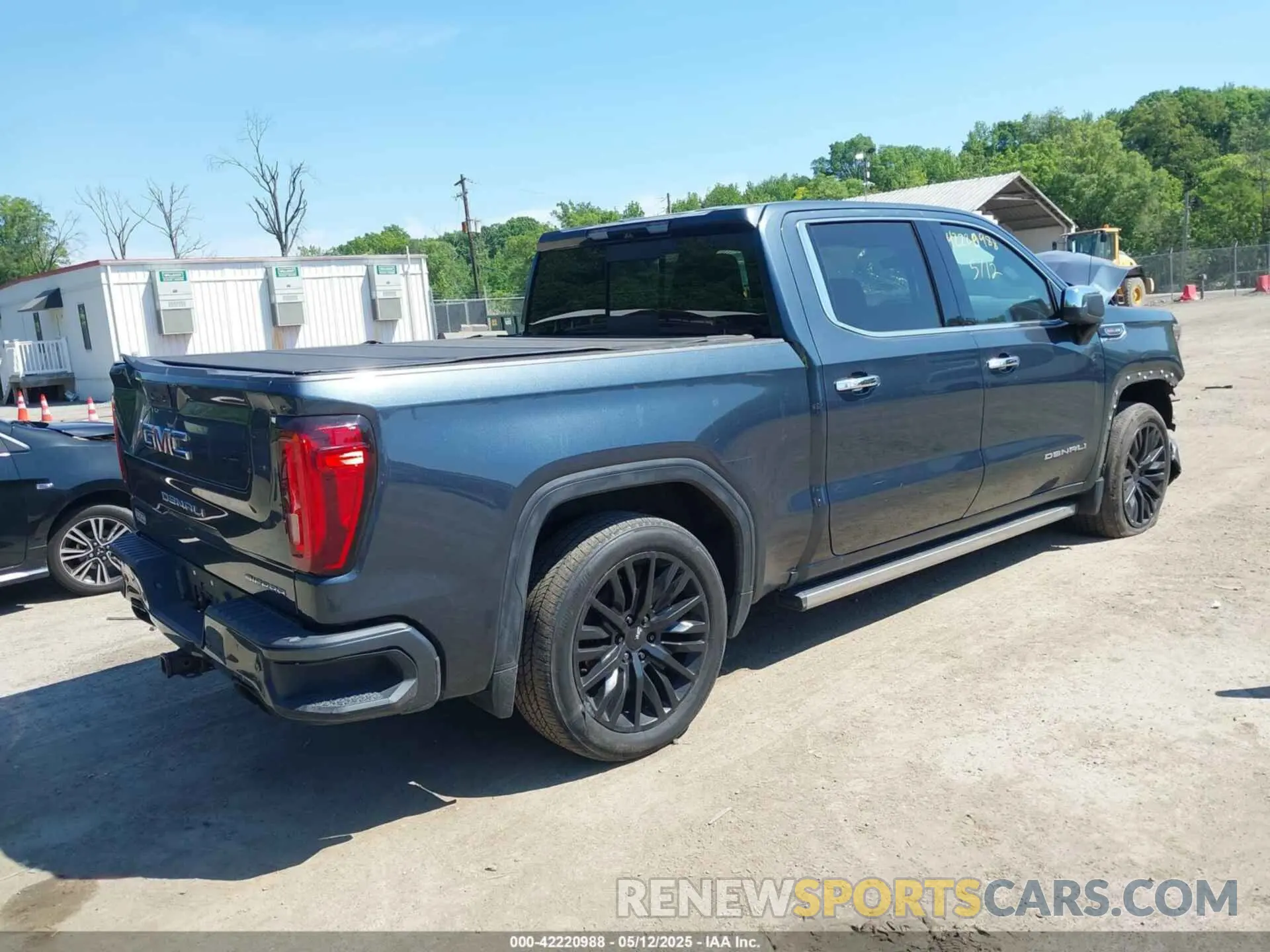 4 Photograph of a damaged car 1GTU9FEL9KZ387319 GMC SIERRA 1500 2019