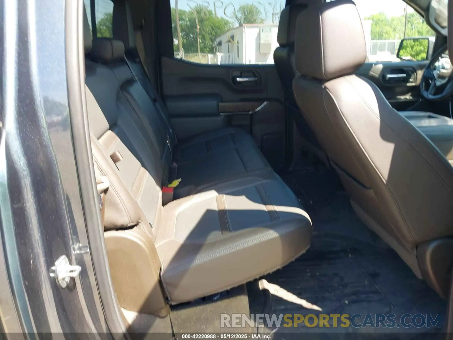 8 Photograph of a damaged car 1GTU9FEL9KZ387319 GMC SIERRA 1500 2019