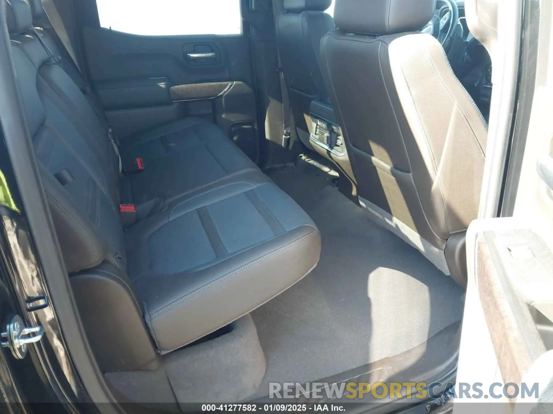 8 Photograph of a damaged car 1GTU9FELXKZ172144 GMC SIERRA 1500 2019