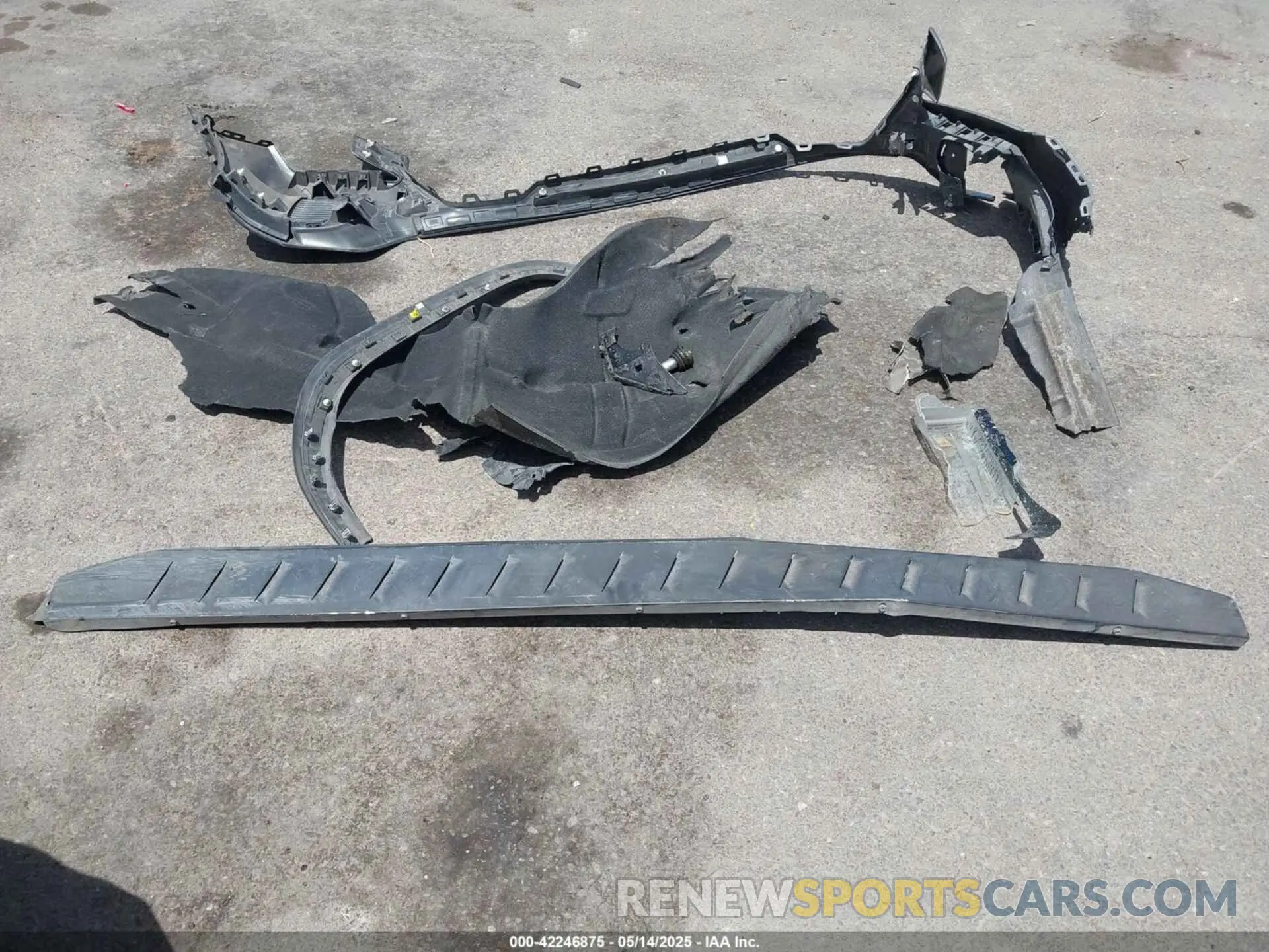 12 Photograph of a damaged car 3GTP8BED3KG240124 GMC SIERRA 1500 2019
