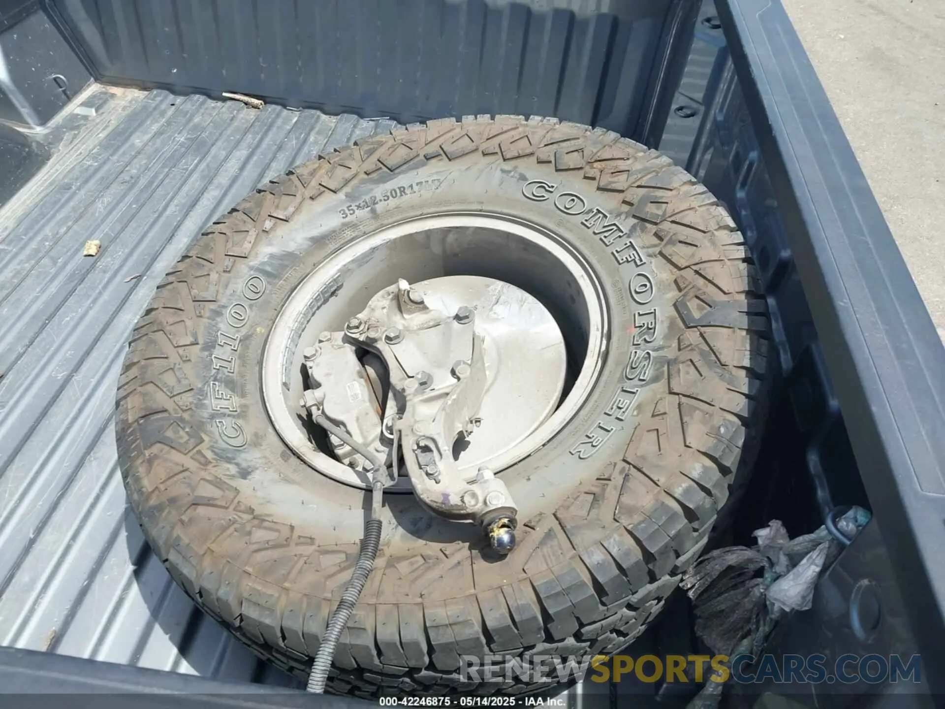18 Photograph of a damaged car 3GTP8BED3KG240124 GMC SIERRA 1500 2019