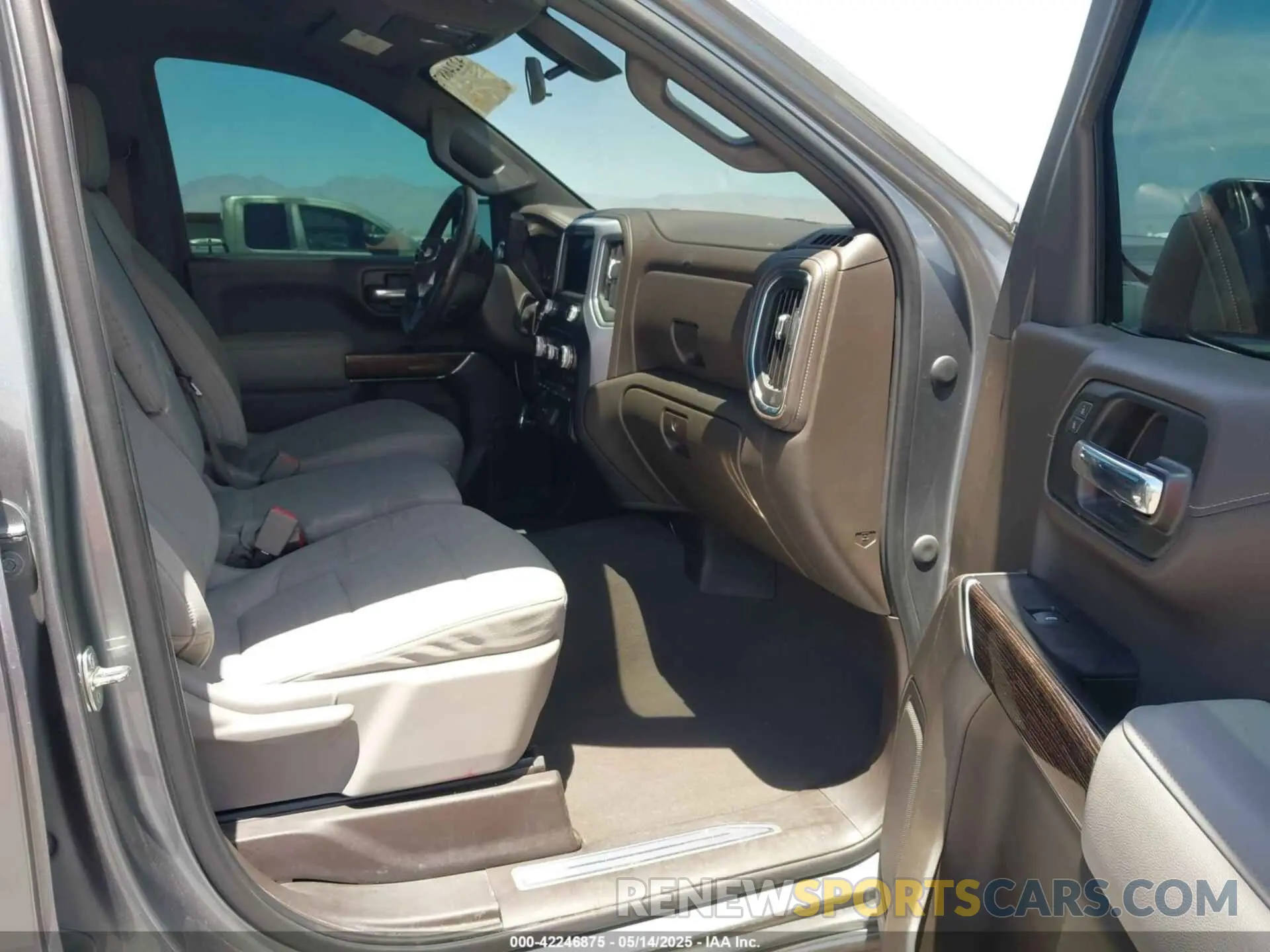 5 Photograph of a damaged car 3GTP8BED3KG240124 GMC SIERRA 1500 2019