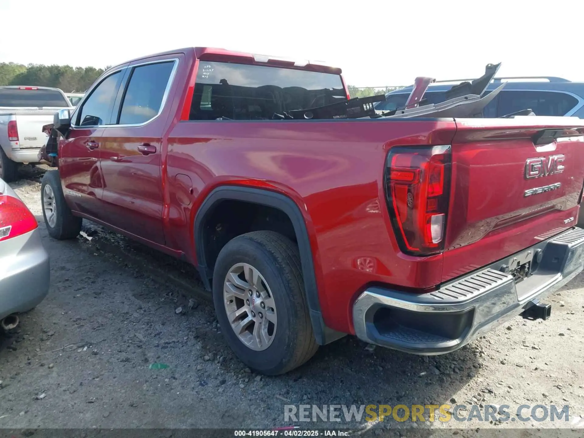 3 Photograph of a damaged car 3GTP8BEK7KG240884 GMC SIERRA 1500 2019