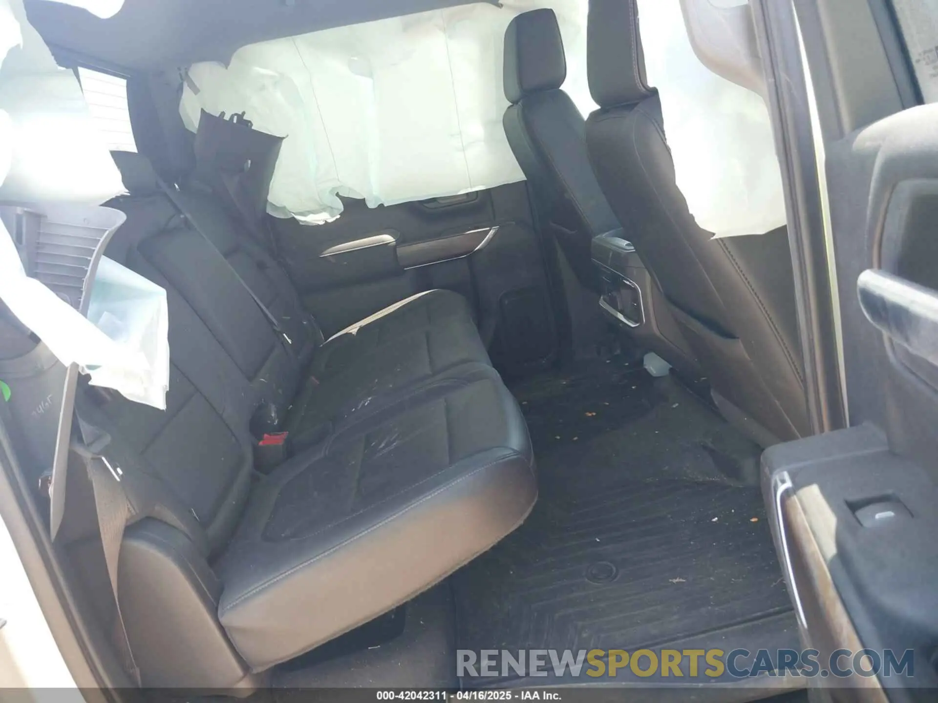8 Photograph of a damaged car 3GTP8DED5KG229850 GMC SIERRA 1500 2019
