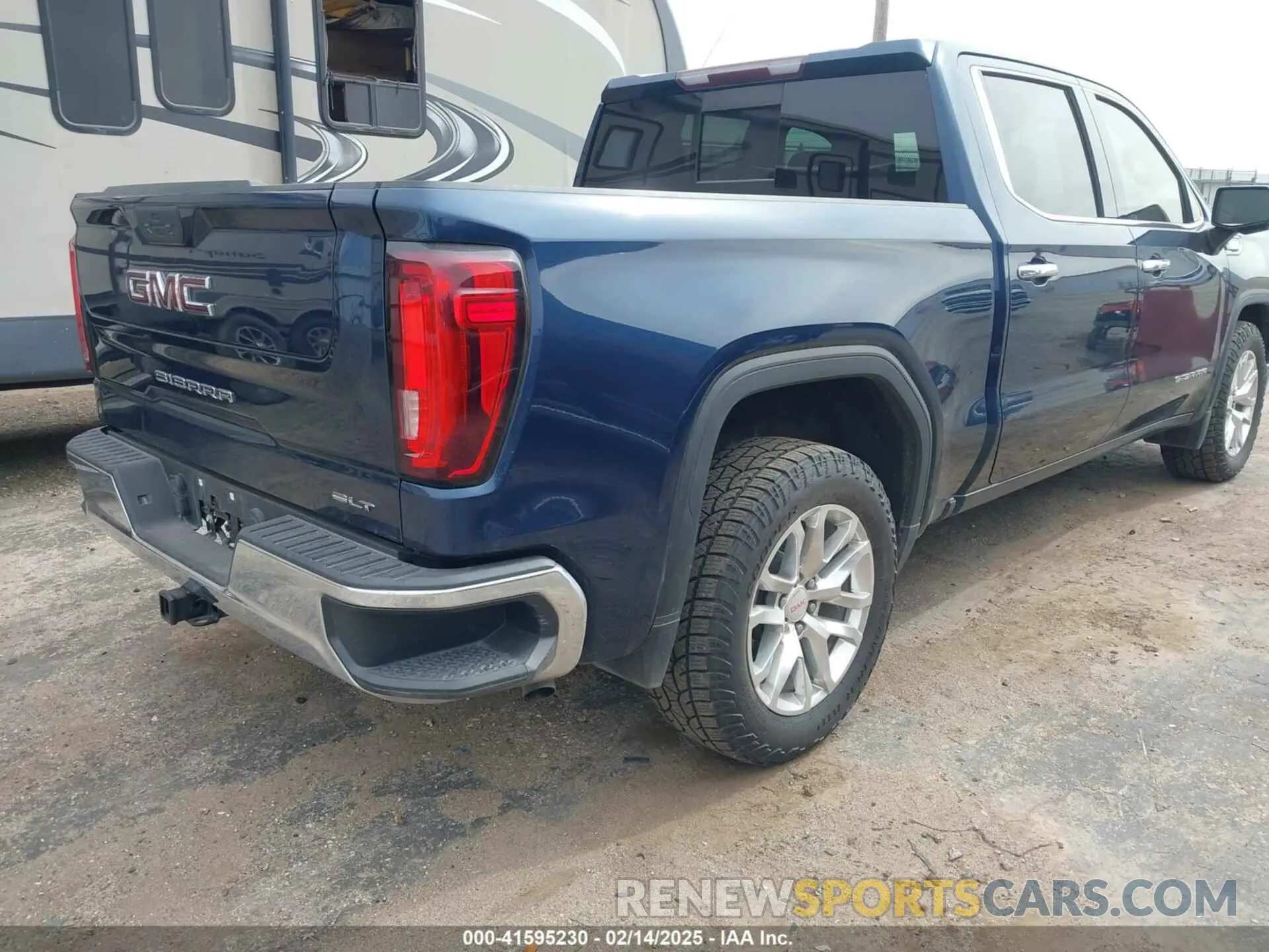 4 Photograph of a damaged car 3GTP8DED7KG273395 GMC SIERRA 1500 2019