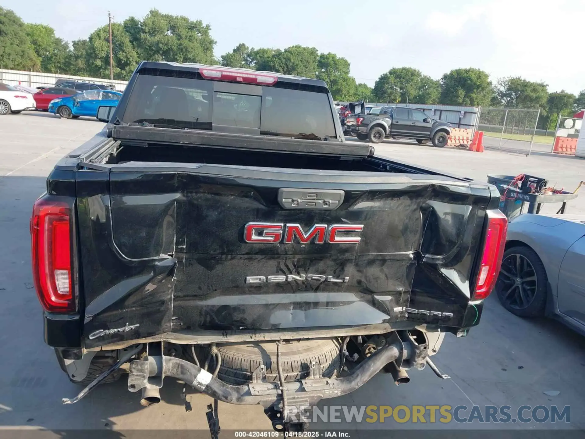 17 Photograph of a damaged car 3GTP8FED7KG215749 GMC SIERRA 1500 2019