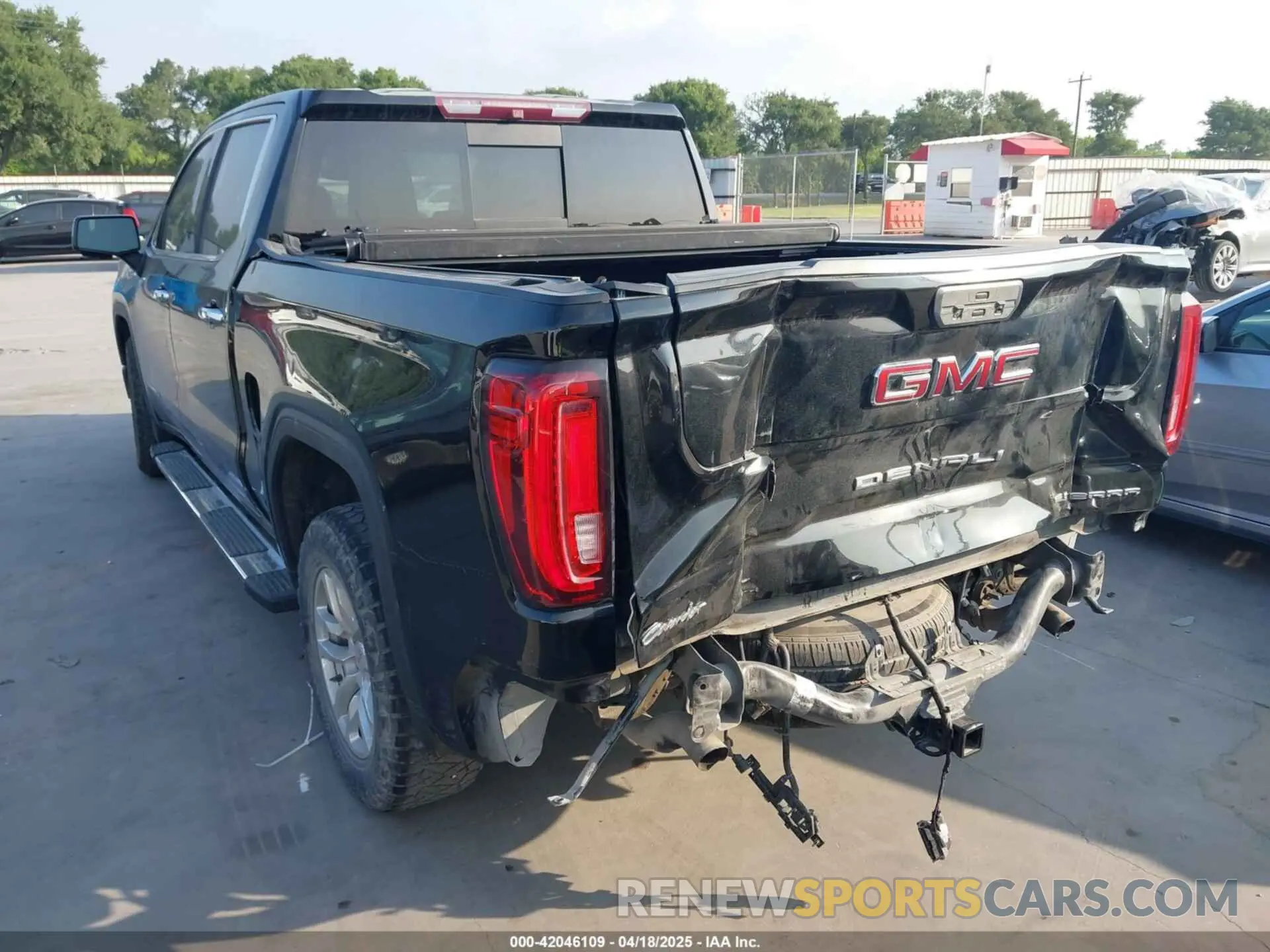 3 Photograph of a damaged car 3GTP8FED7KG215749 GMC SIERRA 1500 2019