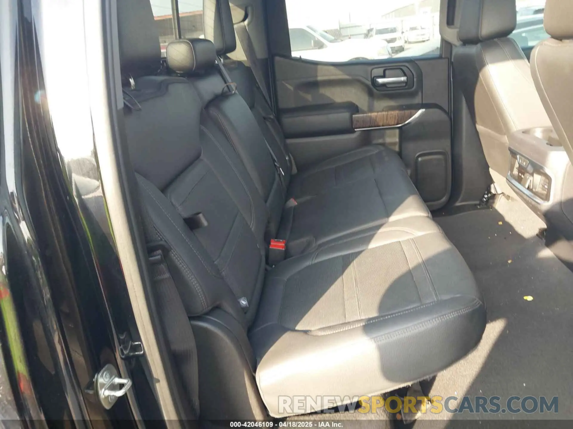 8 Photograph of a damaged car 3GTP8FED7KG215749 GMC SIERRA 1500 2019