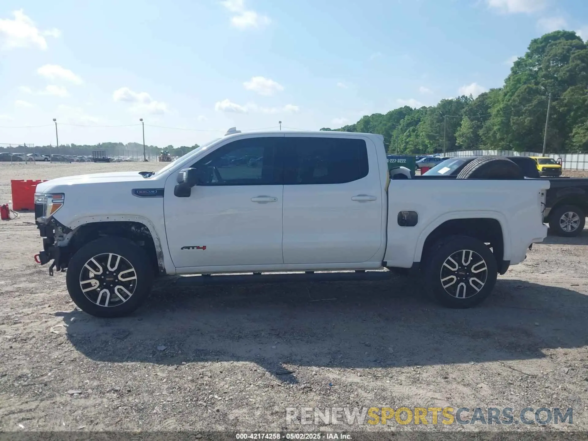 15 Photograph of a damaged car 3GTP9EEL2KG203958 GMC SIERRA 1500 2019