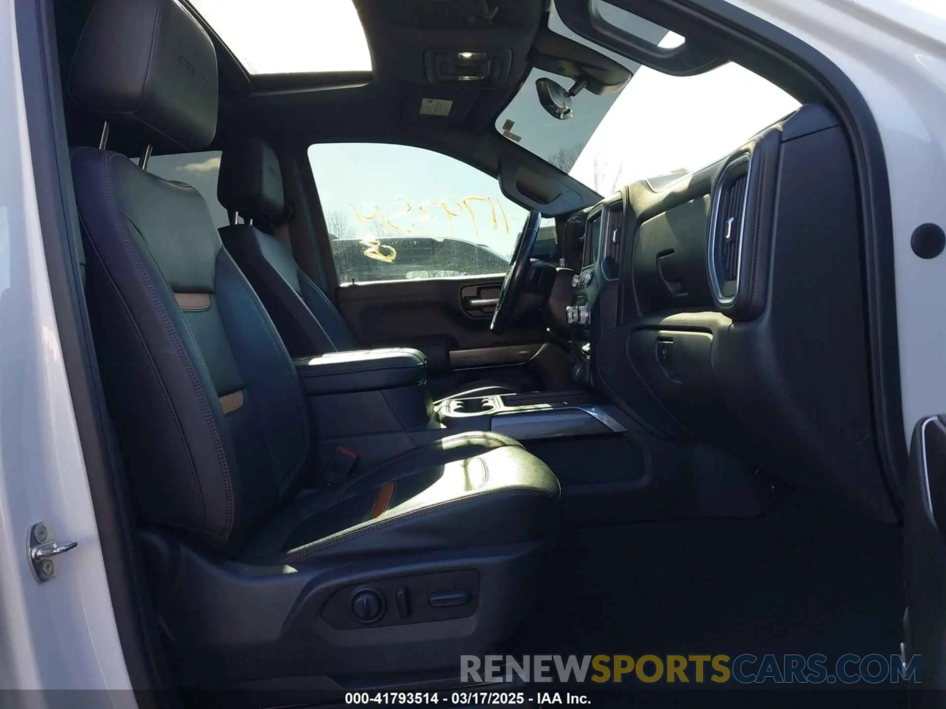 5 Photograph of a damaged car 3GTP9EEL2KG228598 GMC SIERRA 1500 2019
