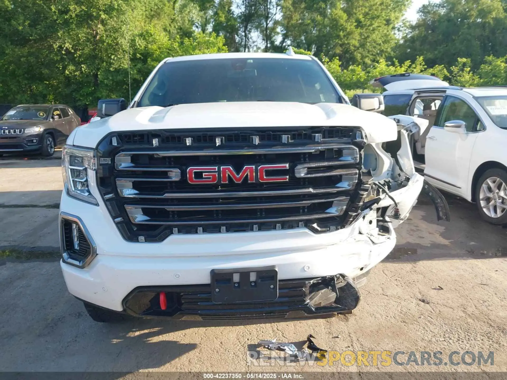 13 Photograph of a damaged car 3GTP9EEL7KG238415 GMC SIERRA 1500 2019