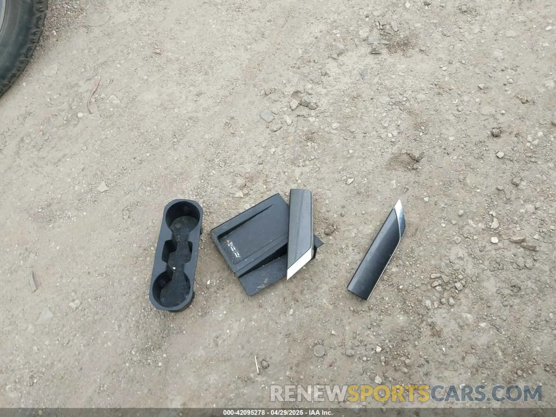 12 Photograph of a damaged car 3GTP9EEL8KG131096 GMC SIERRA 1500 2019
