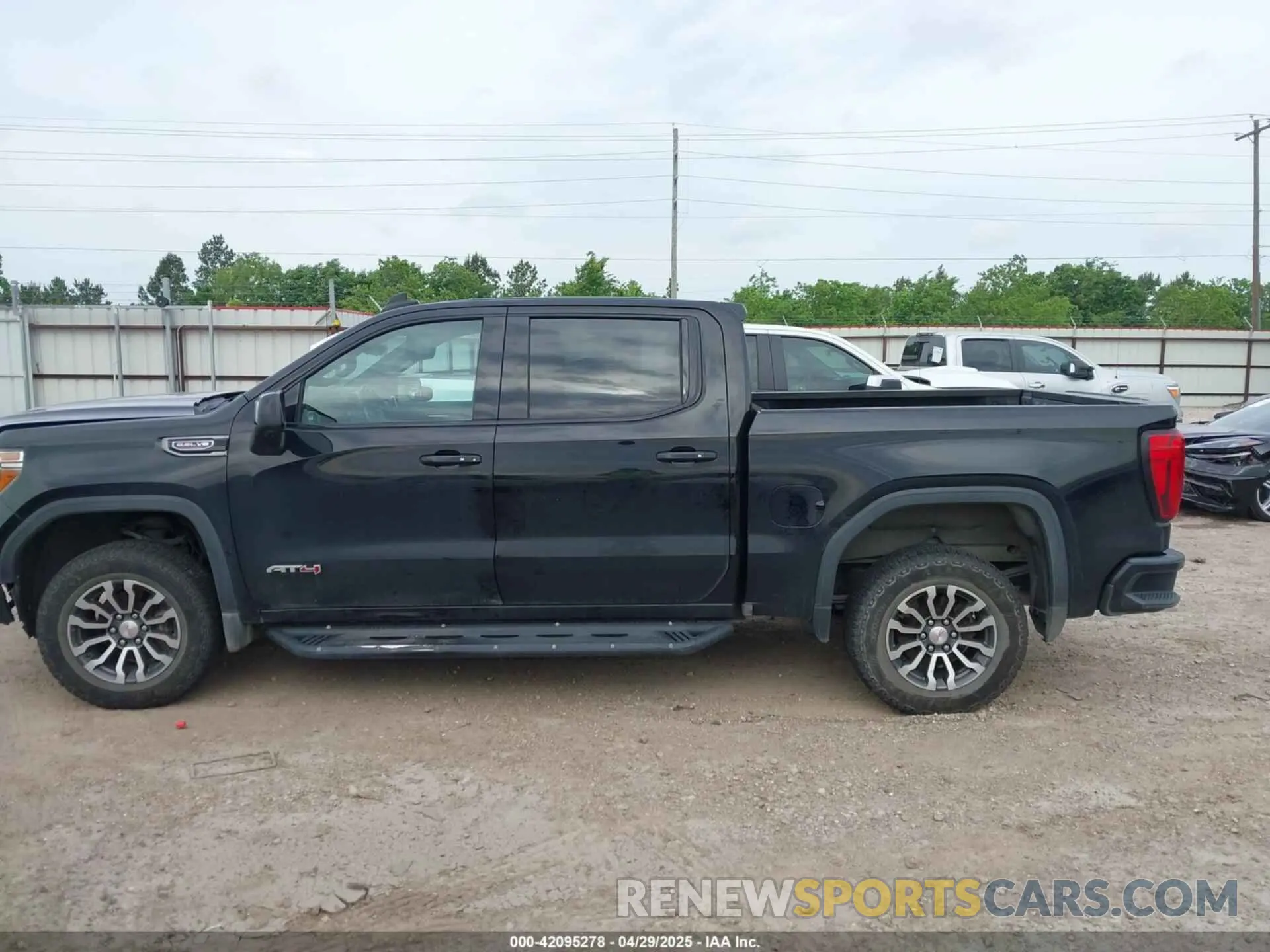 15 Photograph of a damaged car 3GTP9EEL8KG131096 GMC SIERRA 1500 2019