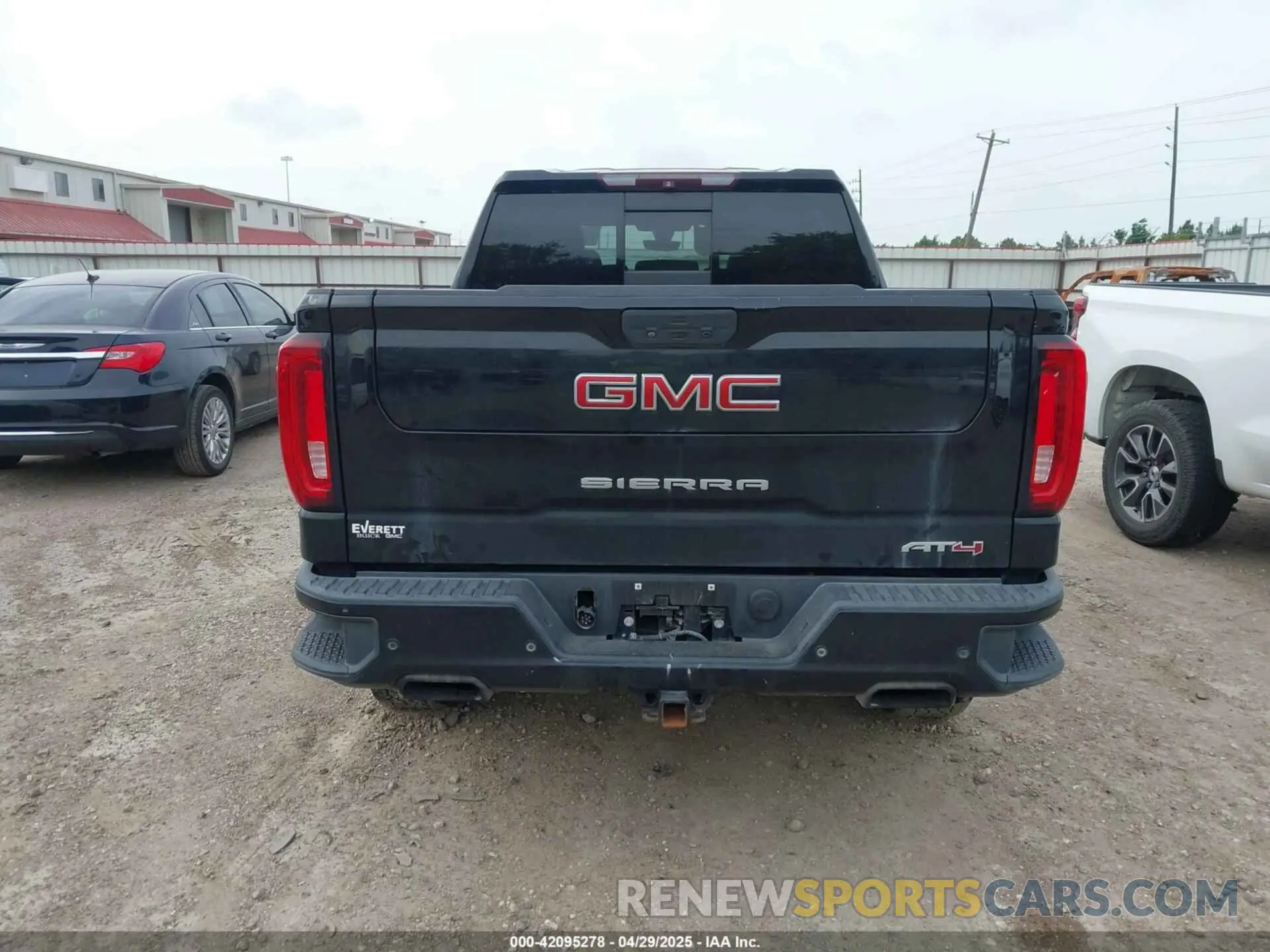 17 Photograph of a damaged car 3GTP9EEL8KG131096 GMC SIERRA 1500 2019