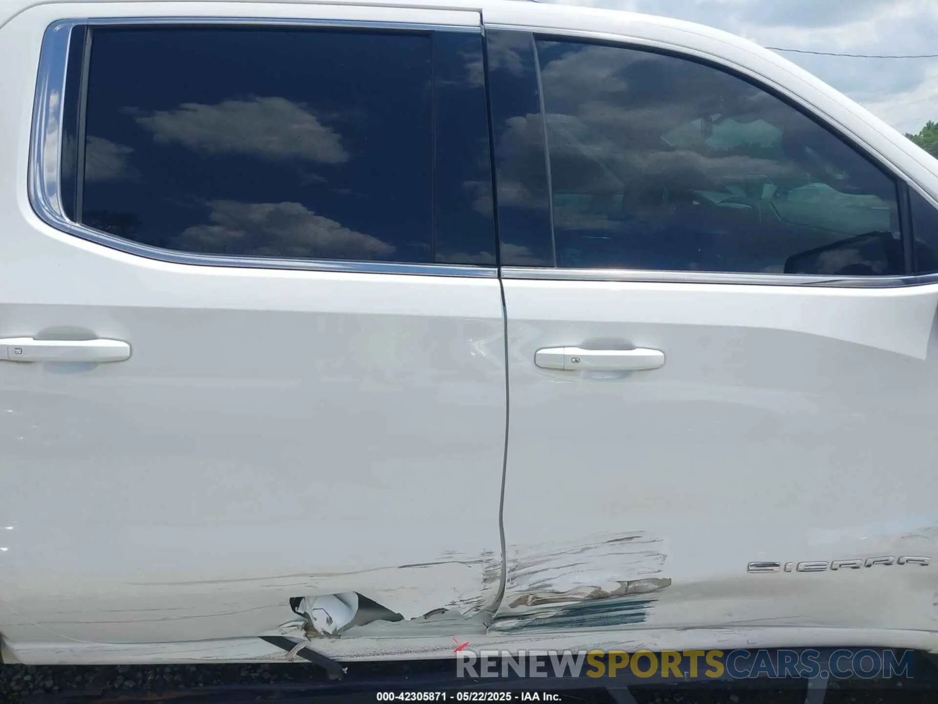 13 Photograph of a damaged car 3GTU9BED4KG256025 GMC SIERRA 1500 2019