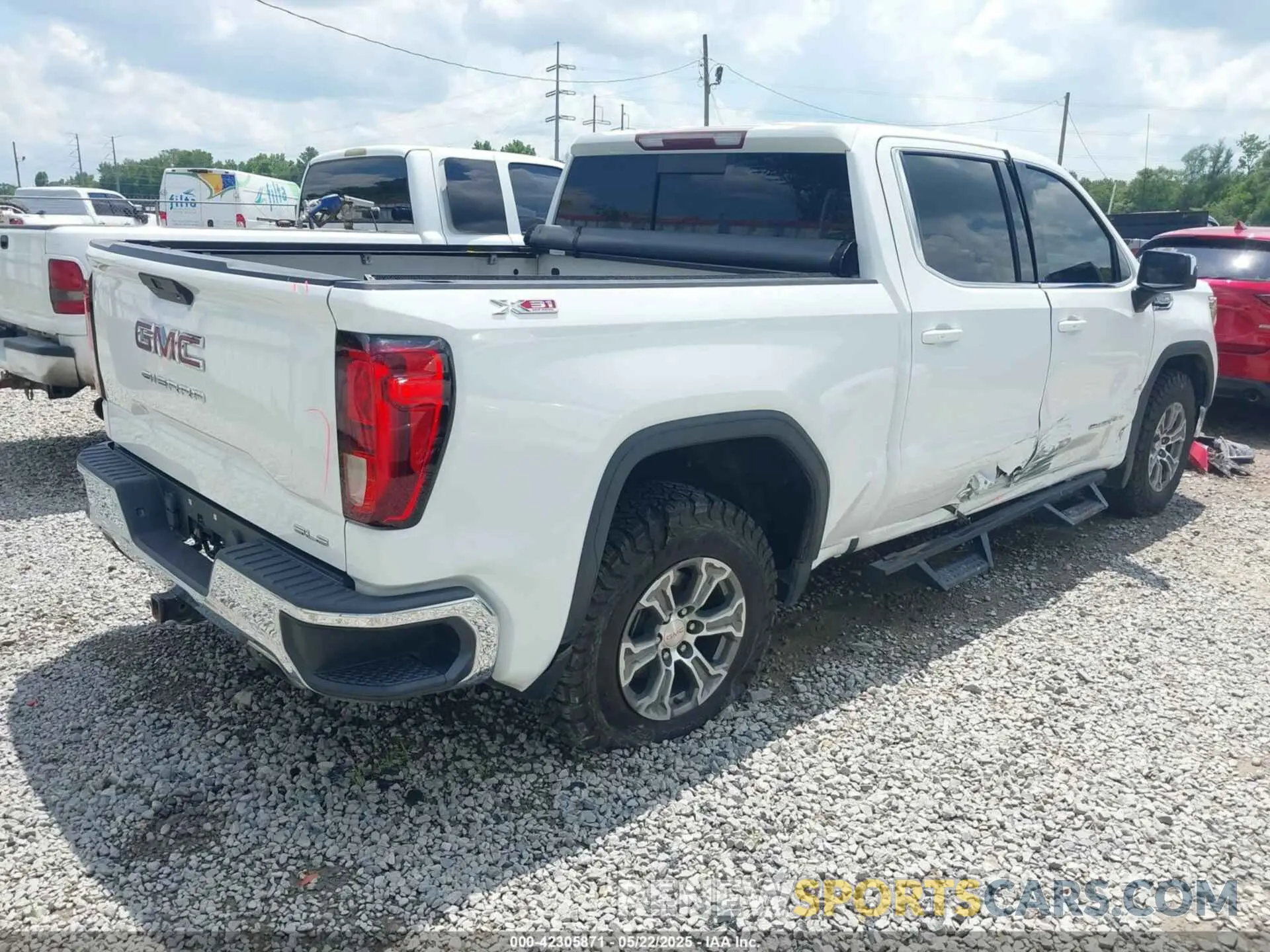4 Photograph of a damaged car 3GTU9BED4KG256025 GMC SIERRA 1500 2019