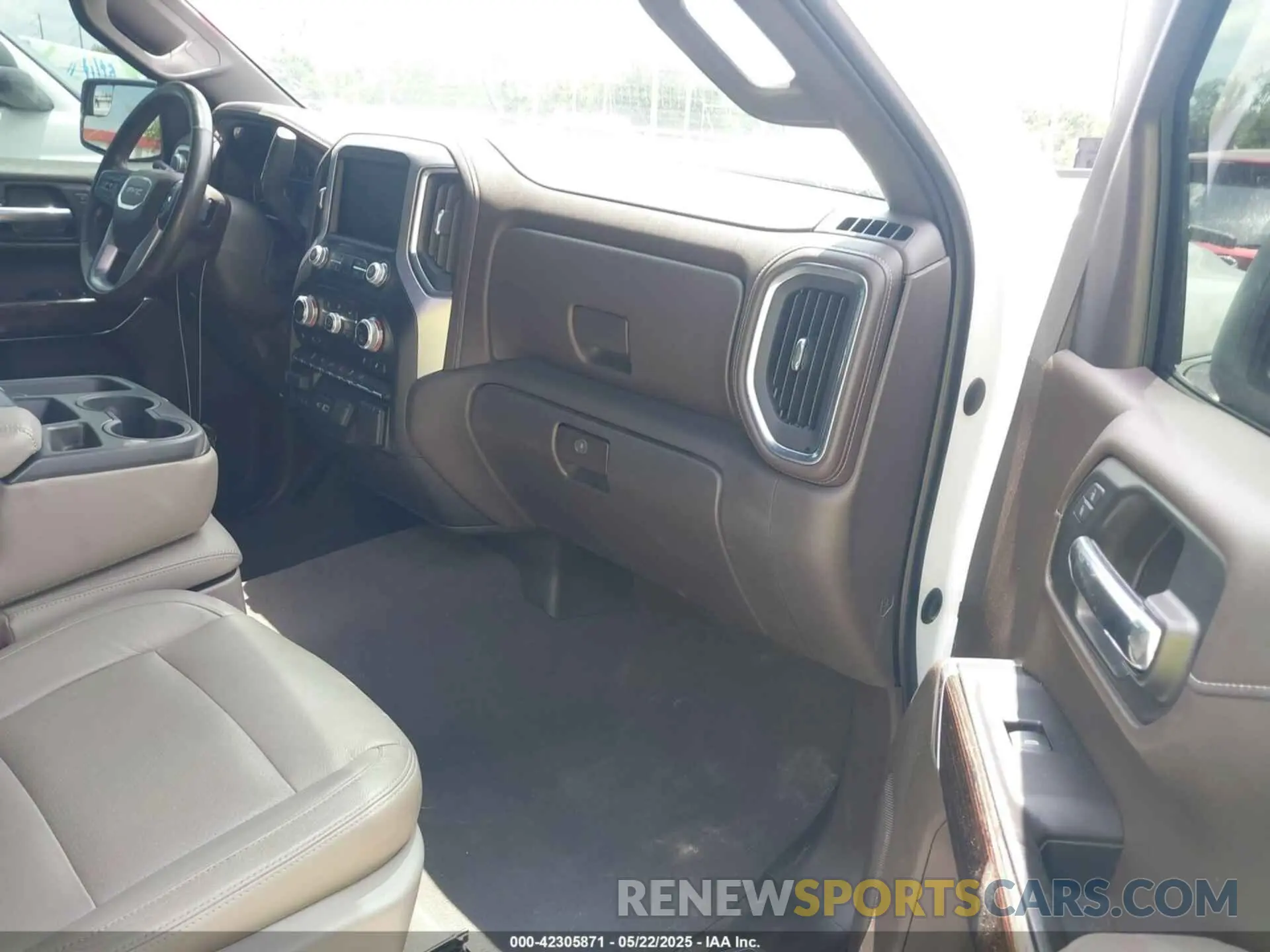 5 Photograph of a damaged car 3GTU9BED4KG256025 GMC SIERRA 1500 2019