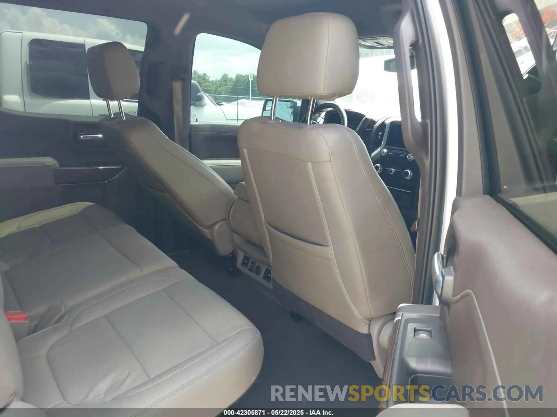 8 Photograph of a damaged car 3GTU9BED4KG256025 GMC SIERRA 1500 2019