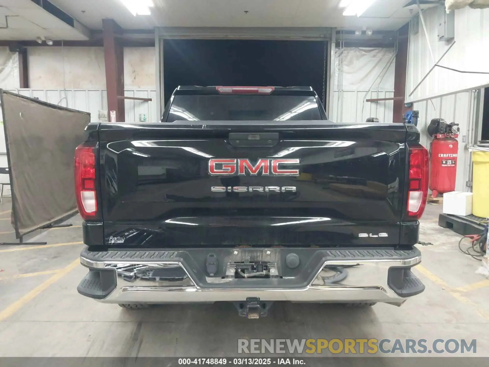 17 Photograph of a damaged car 3GTU9BED4KG304512 GMC SIERRA 1500 2019