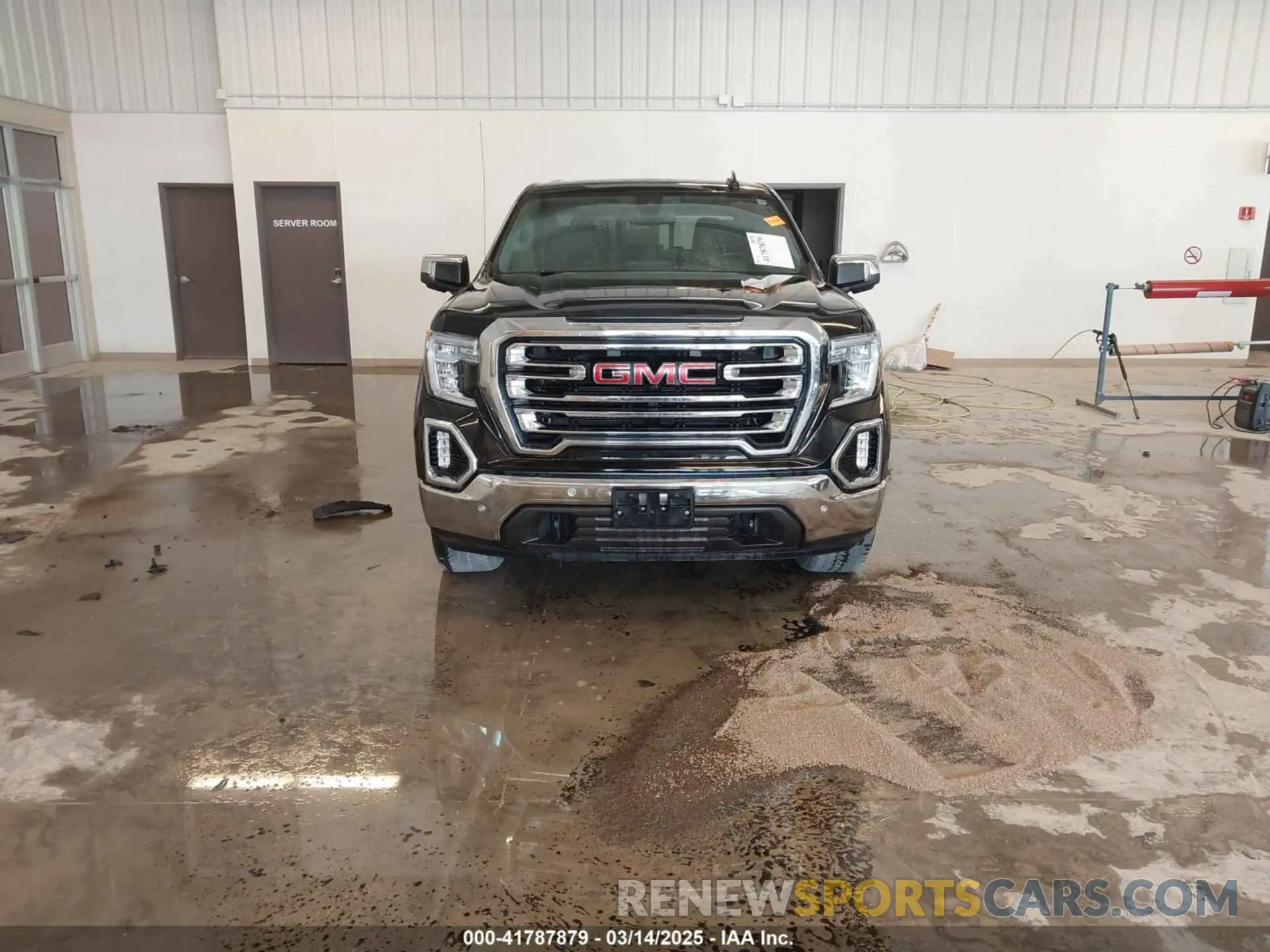 13 Photograph of a damaged car 3GTU9DED1KG137280 GMC SIERRA 1500 2019