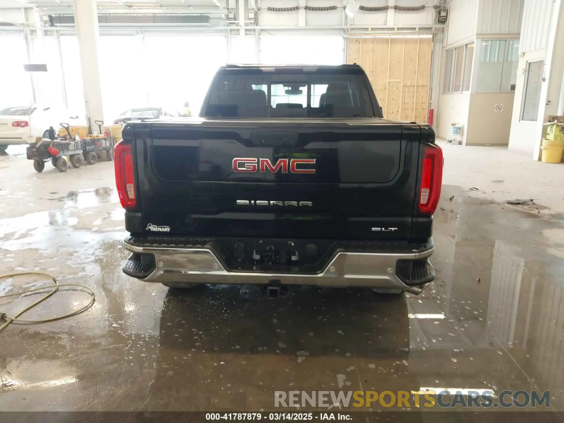 17 Photograph of a damaged car 3GTU9DED1KG137280 GMC SIERRA 1500 2019