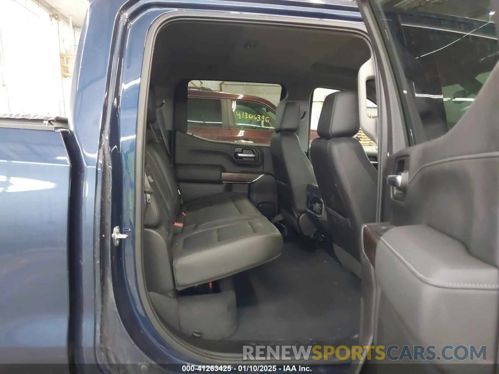 8 Photograph of a damaged car 3GTU9DED3KG137085 GMC SIERRA 1500 2019