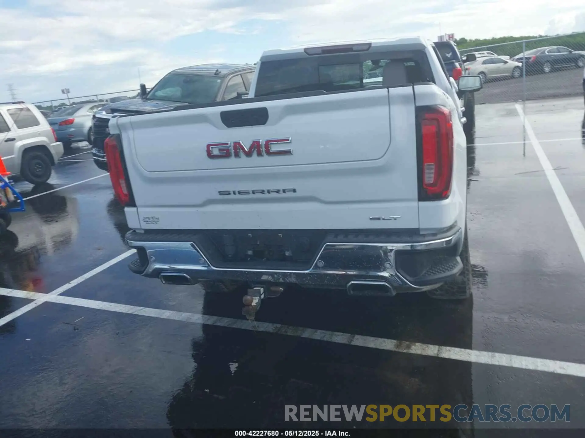 15 Photograph of a damaged car 3GTU9DED3KG195956 GMC SIERRA 1500 2019