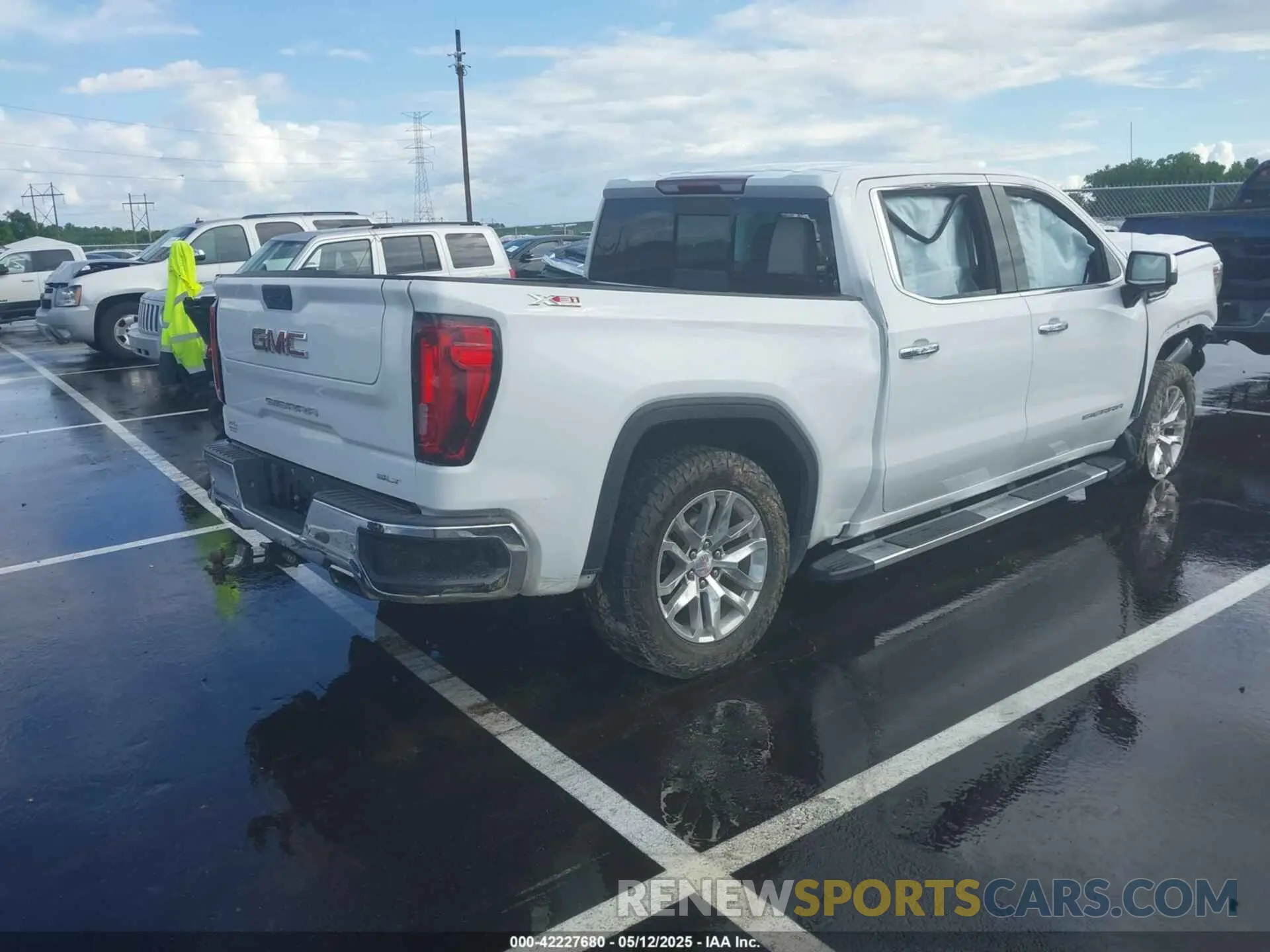 4 Photograph of a damaged car 3GTU9DED3KG195956 GMC SIERRA 1500 2019