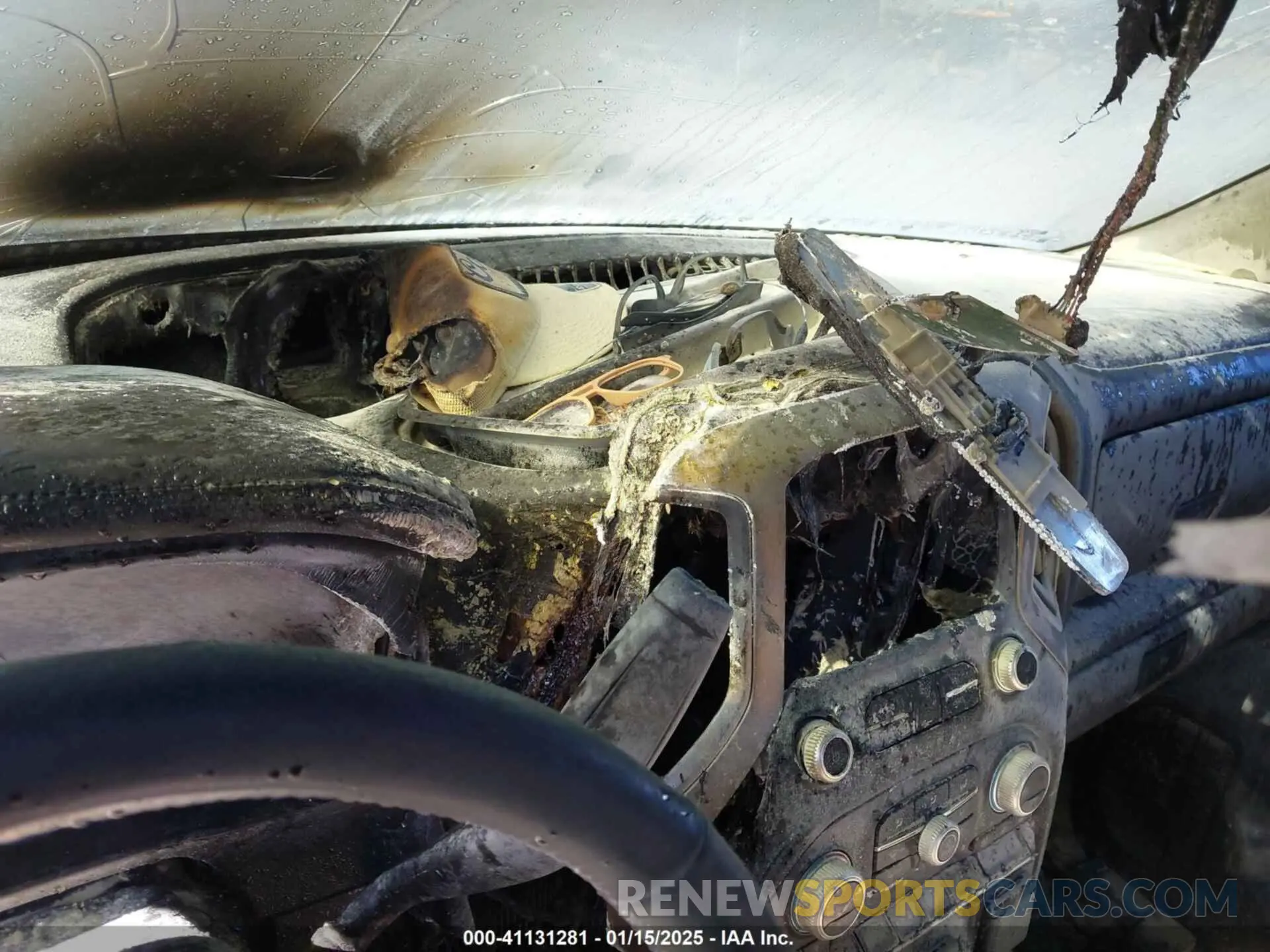 13 Photograph of a damaged car 3GTU9DEDXKG273682 GMC SIERRA 1500 2019