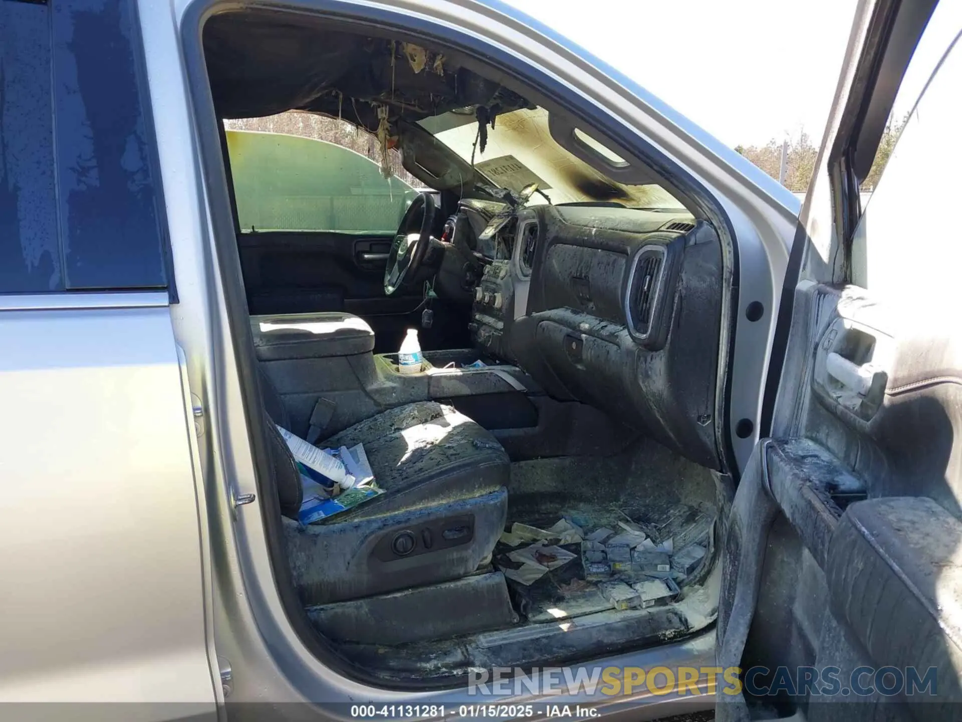 5 Photograph of a damaged car 3GTU9DEDXKG273682 GMC SIERRA 1500 2019