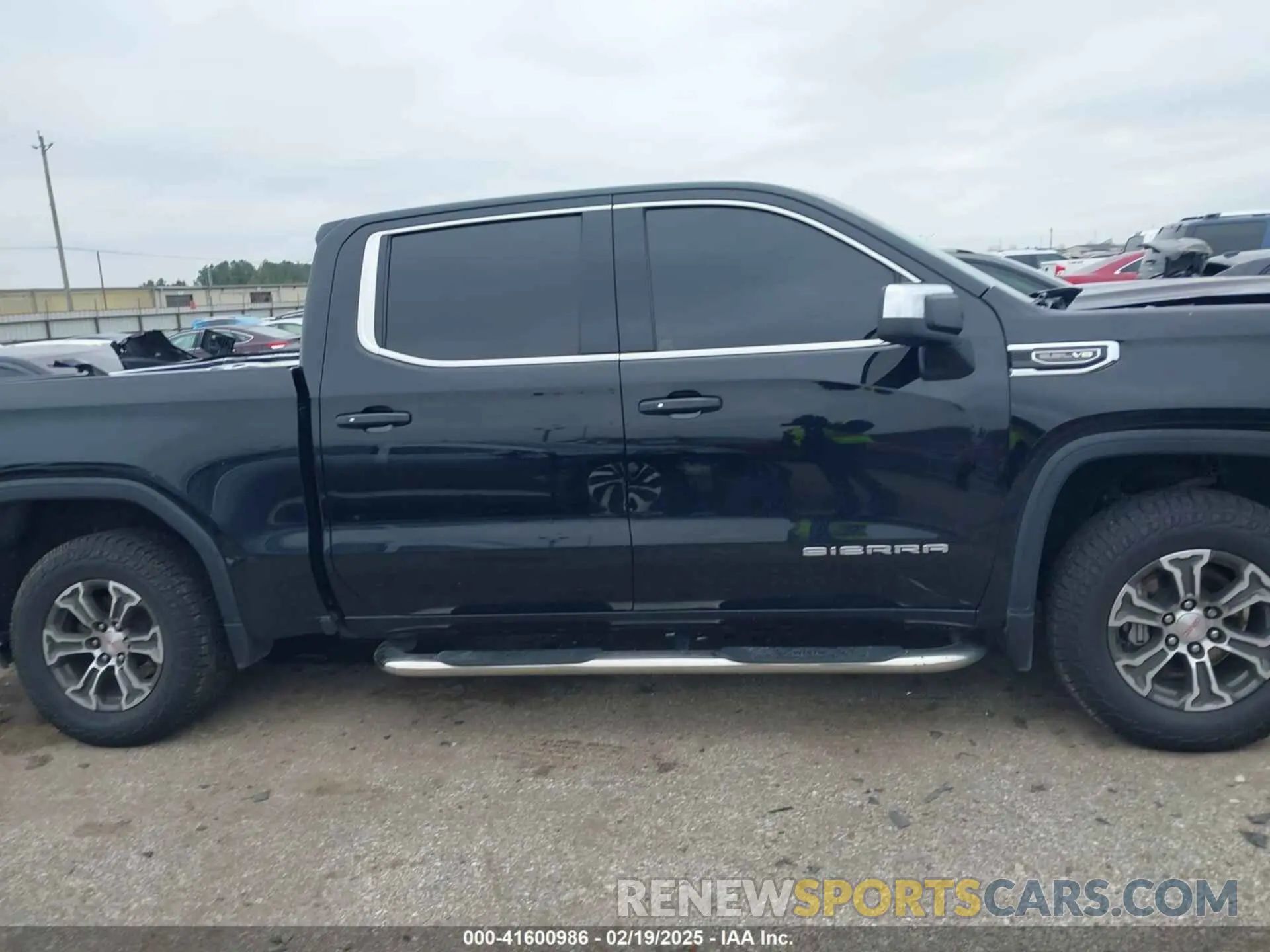 14 Photograph of a damaged car 1GTP8BEDXLZ152530 GMC SIERRA 1500 2020