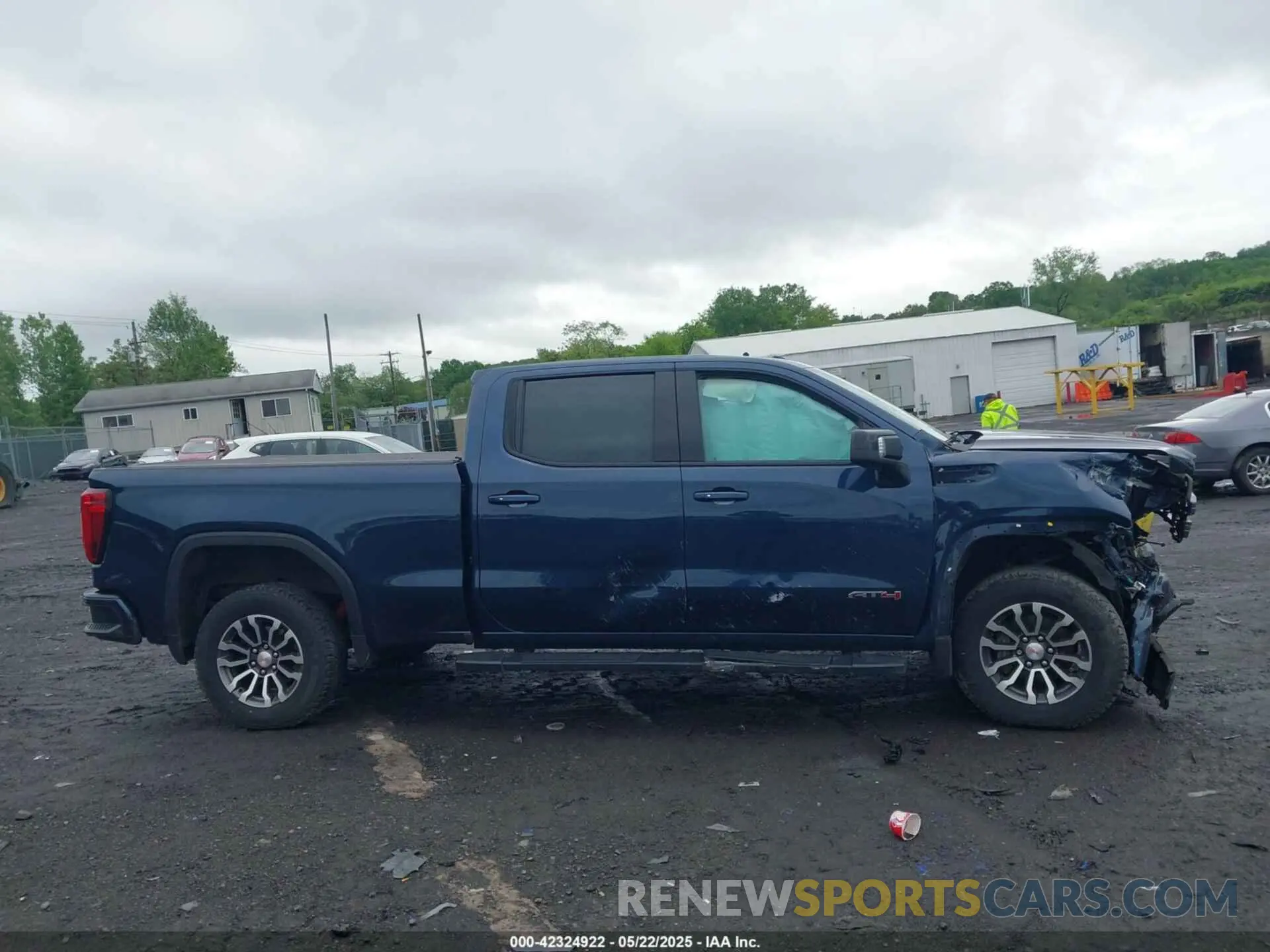 13 Photograph of a damaged car 1GTP9EED8LZ239051 GMC SIERRA 1500 2020