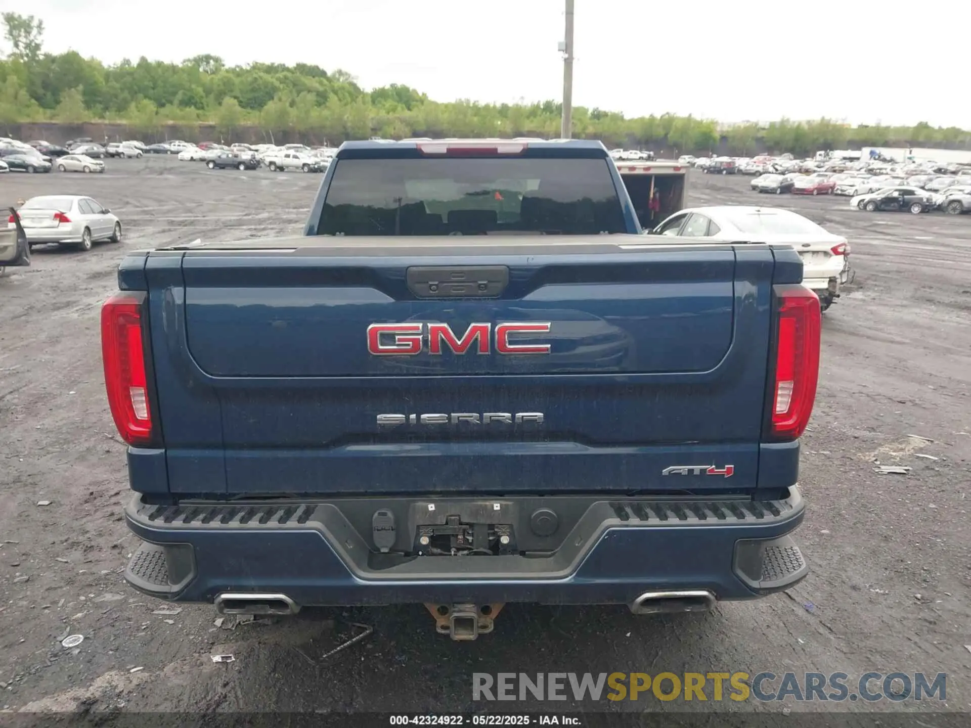 16 Photograph of a damaged car 1GTP9EED8LZ239051 GMC SIERRA 1500 2020