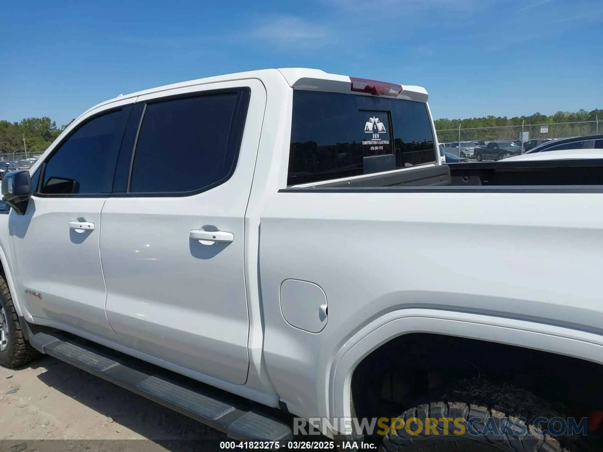 14 Photograph of a damaged car 1GTP9EEL1LZ288888 GMC SIERRA 1500 2020