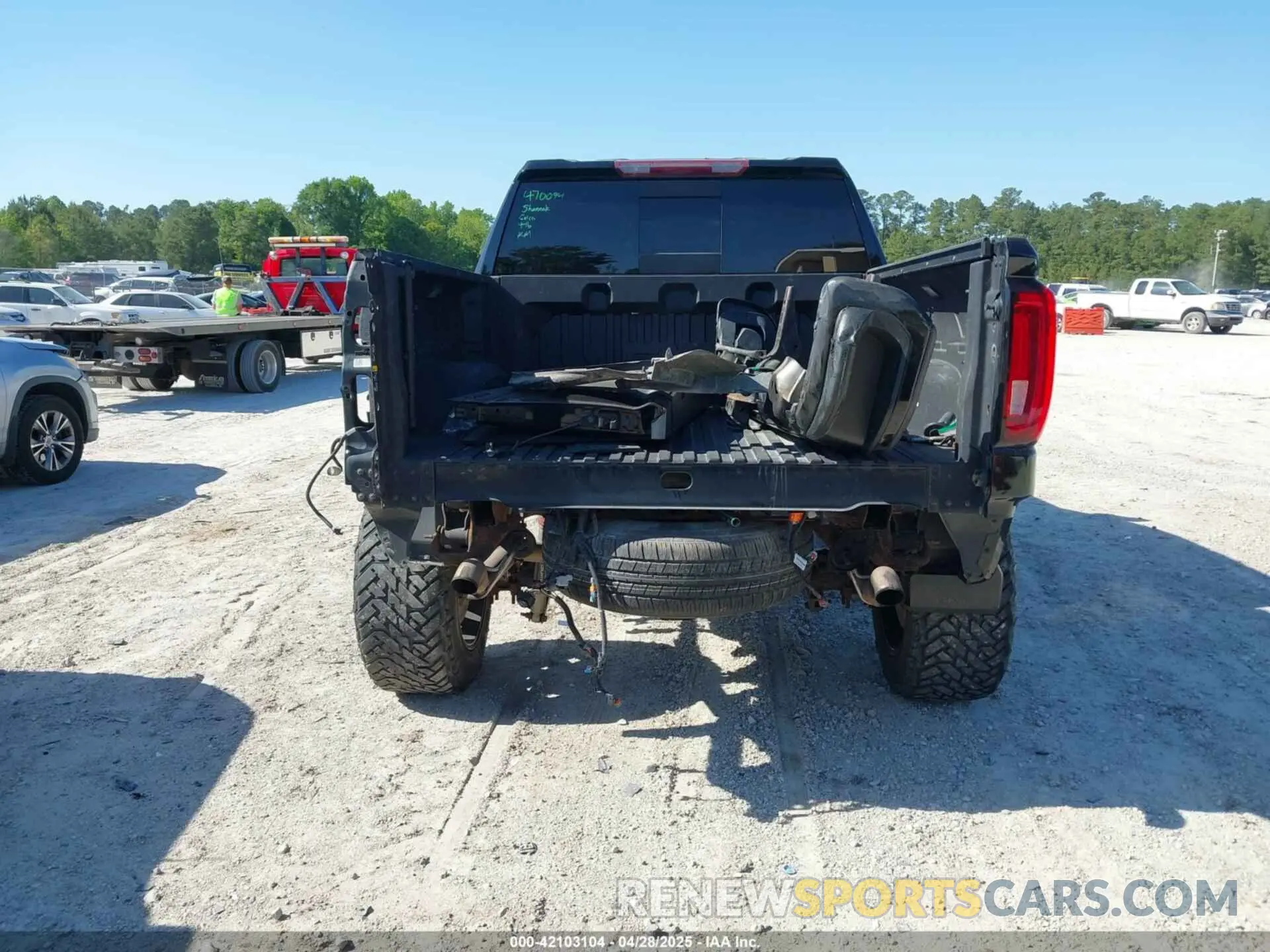 6 Photograph of a damaged car 1GTP9EEL2LZ207493 GMC SIERRA 1500 2020