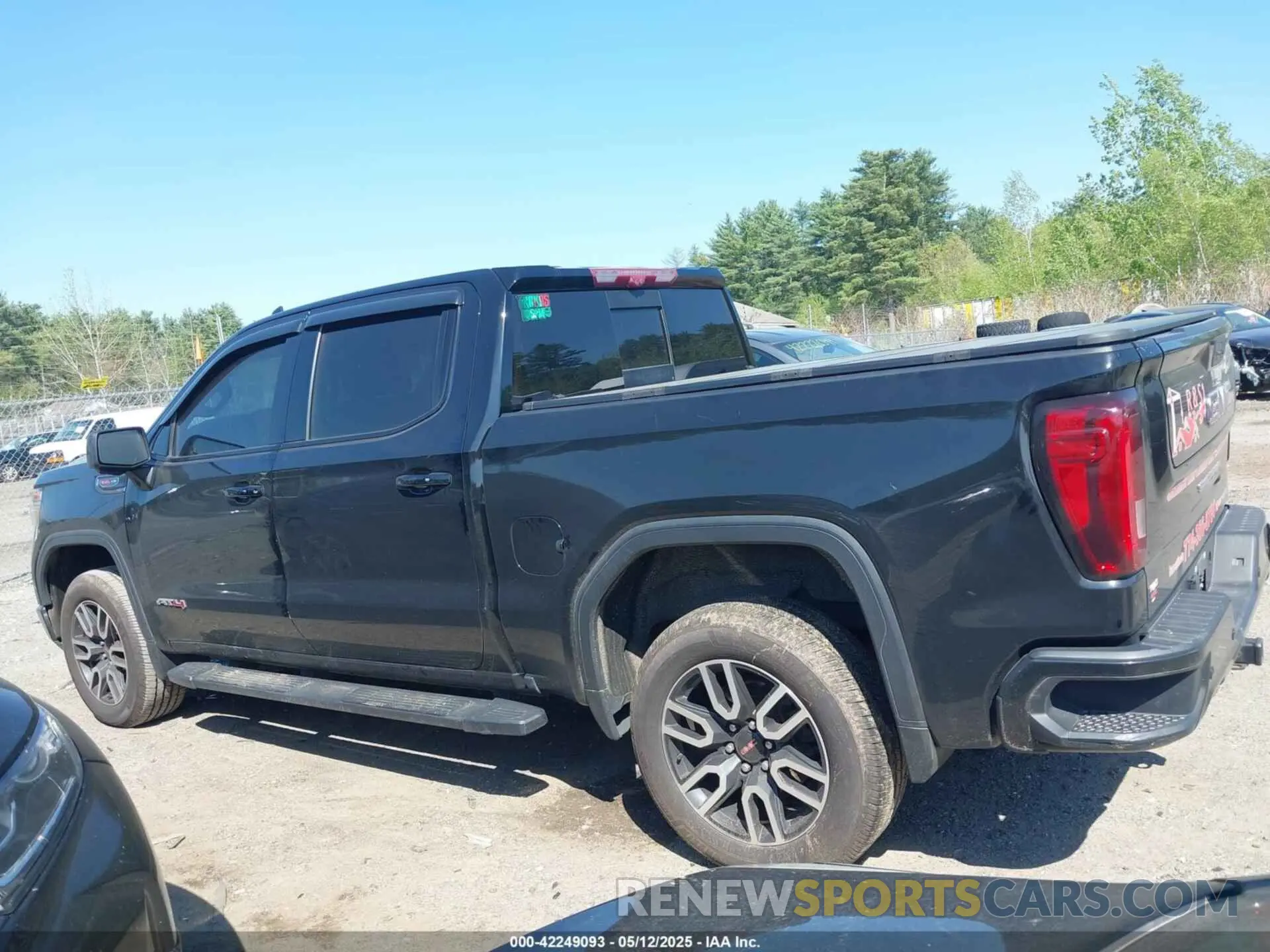 15 Photograph of a damaged car 1GTP9EEL7LZ342159 GMC SIERRA 1500 2020