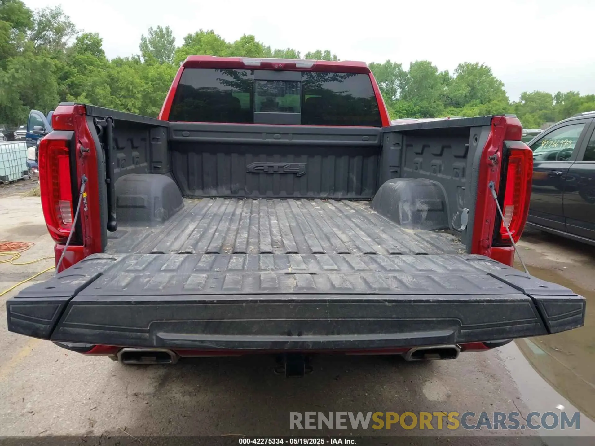 18 Photograph of a damaged car 1GTP9EEL8LZ297488 GMC SIERRA 1500 2020